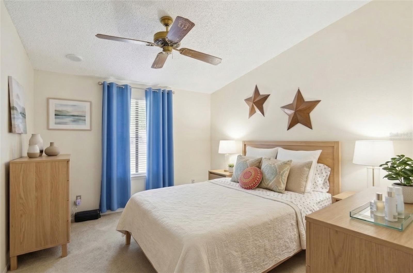 1537 DORAL CIR, LADY LAKE, FL, 32159