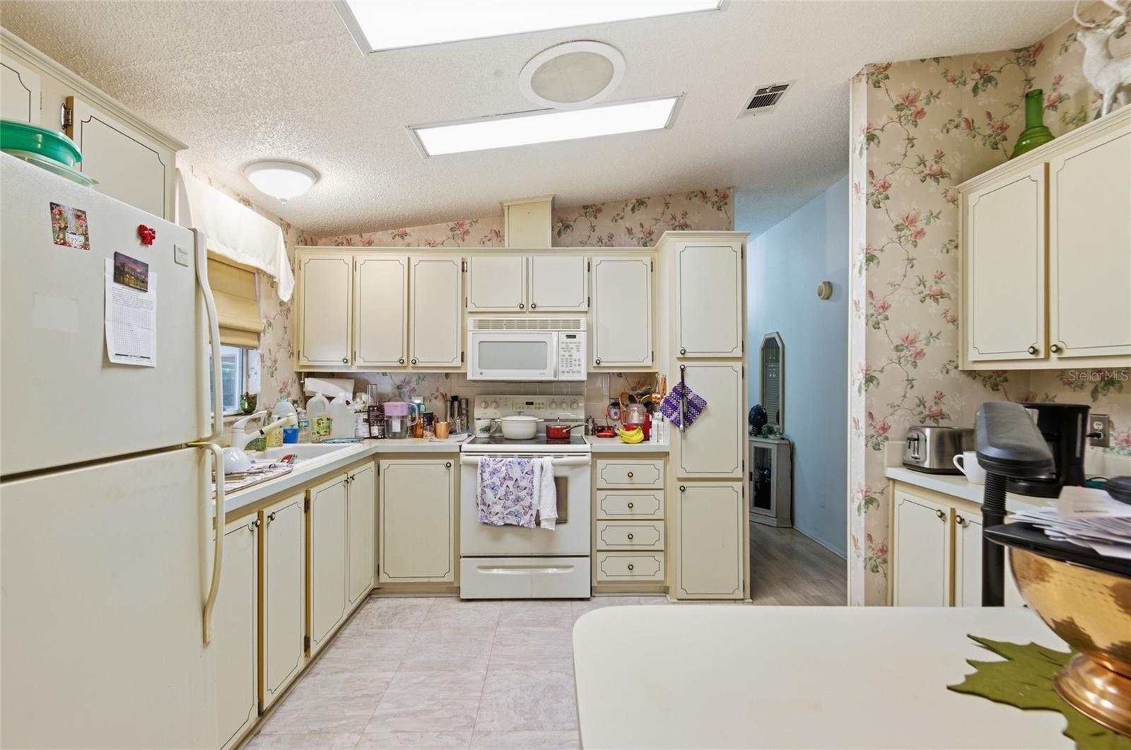 1537 DORAL CIR, LADY LAKE, FL, 32159