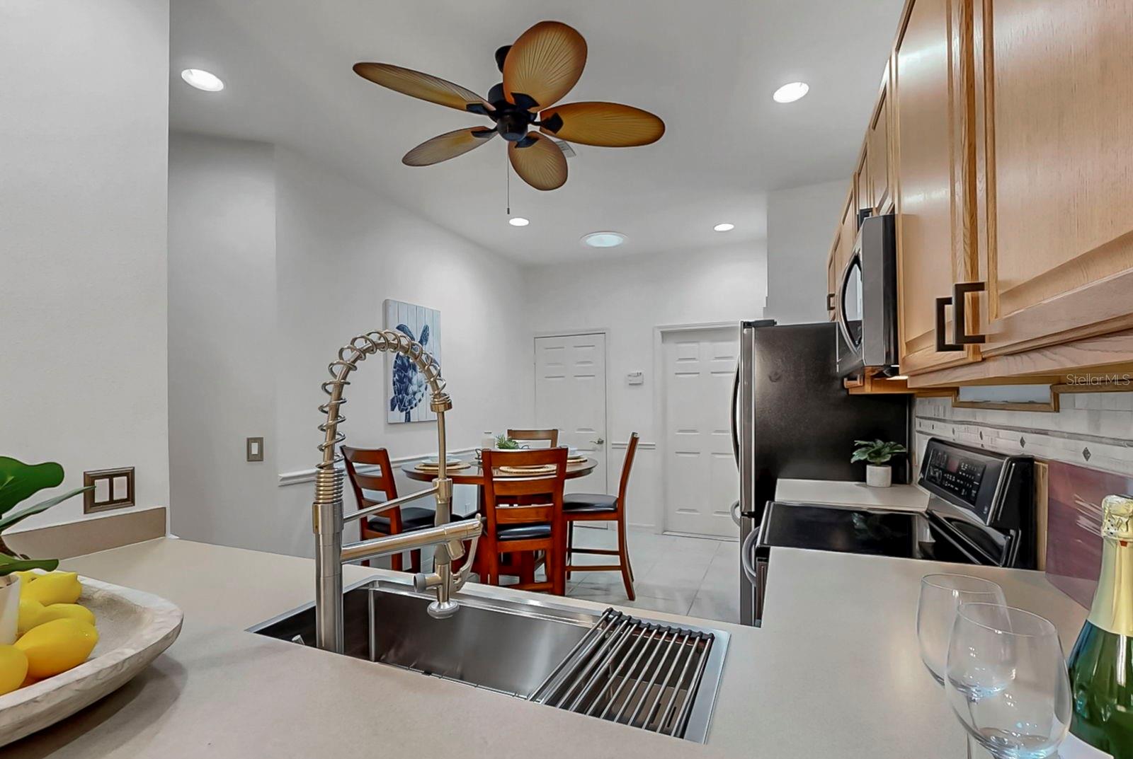 313 SENECA FALLS DR, APOLLO BEACH, FL, 33572
