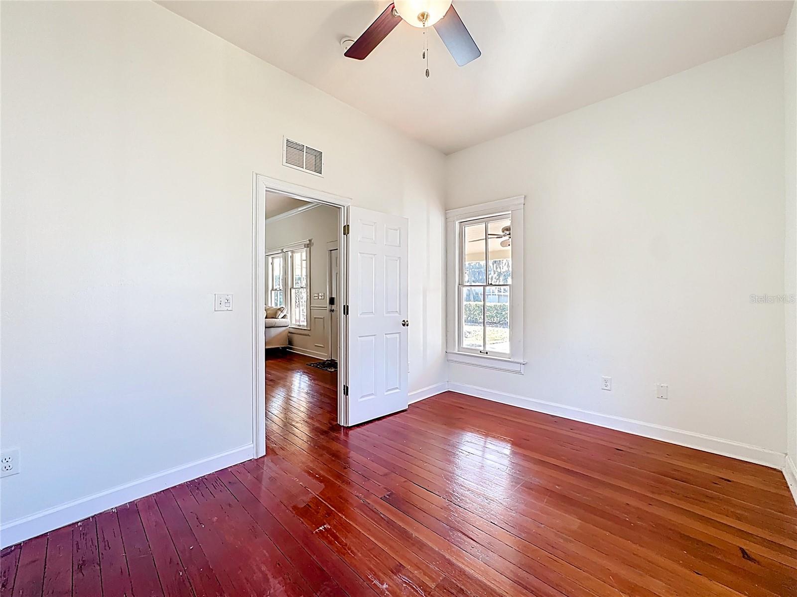 1148 N GRANDVIEW ST, MOUNT DORA, FL, 32757