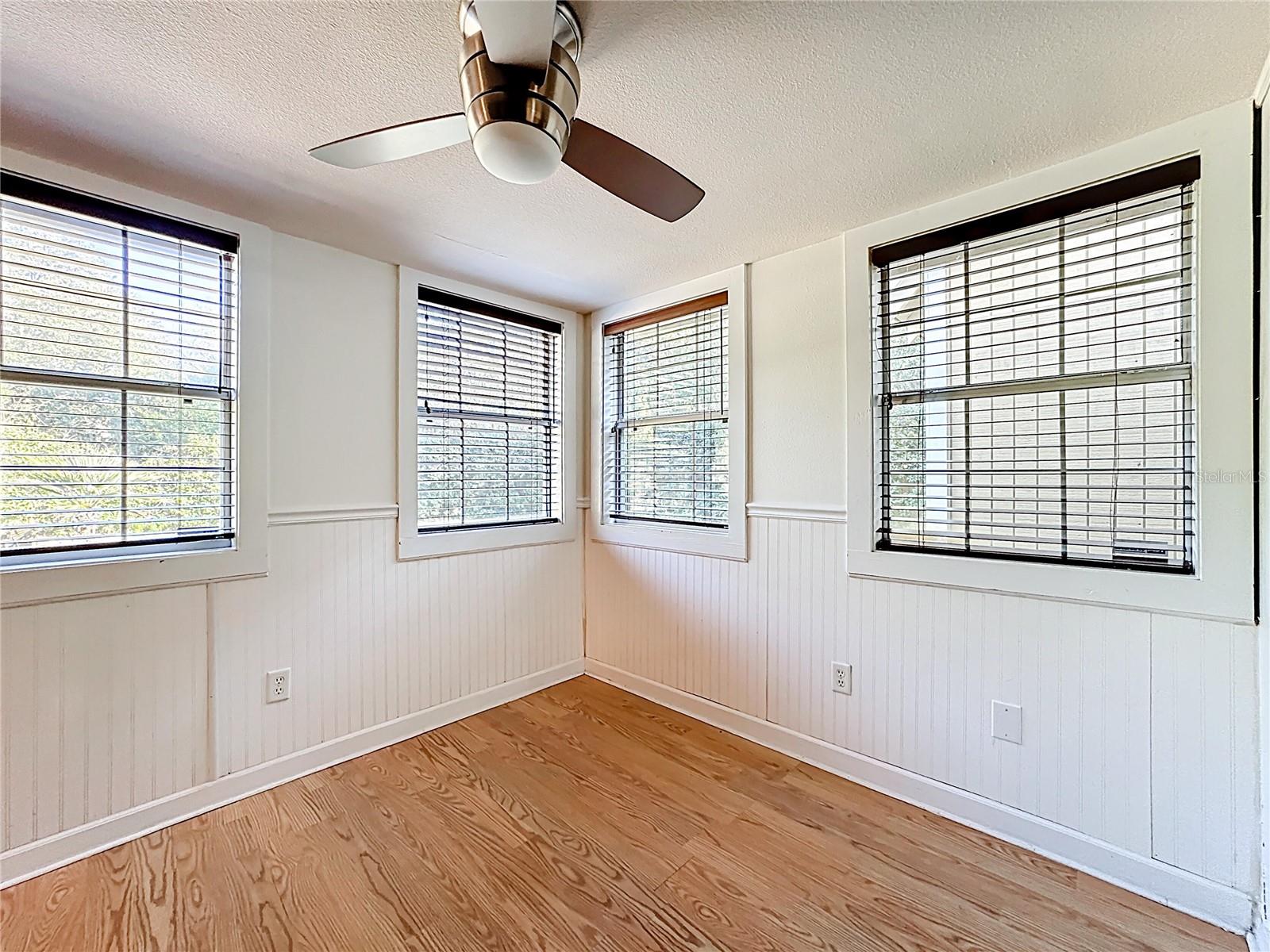 1148 N GRANDVIEW ST, MOUNT DORA, FL, 32757