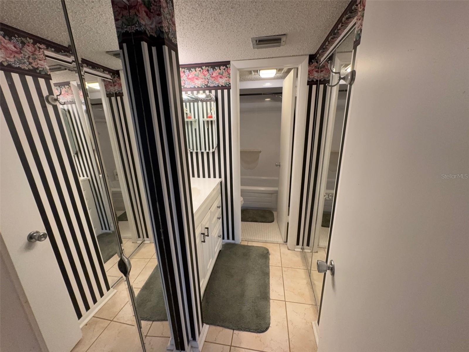 6114 43RD ST W #104E, BRADENTON, FL, 34210