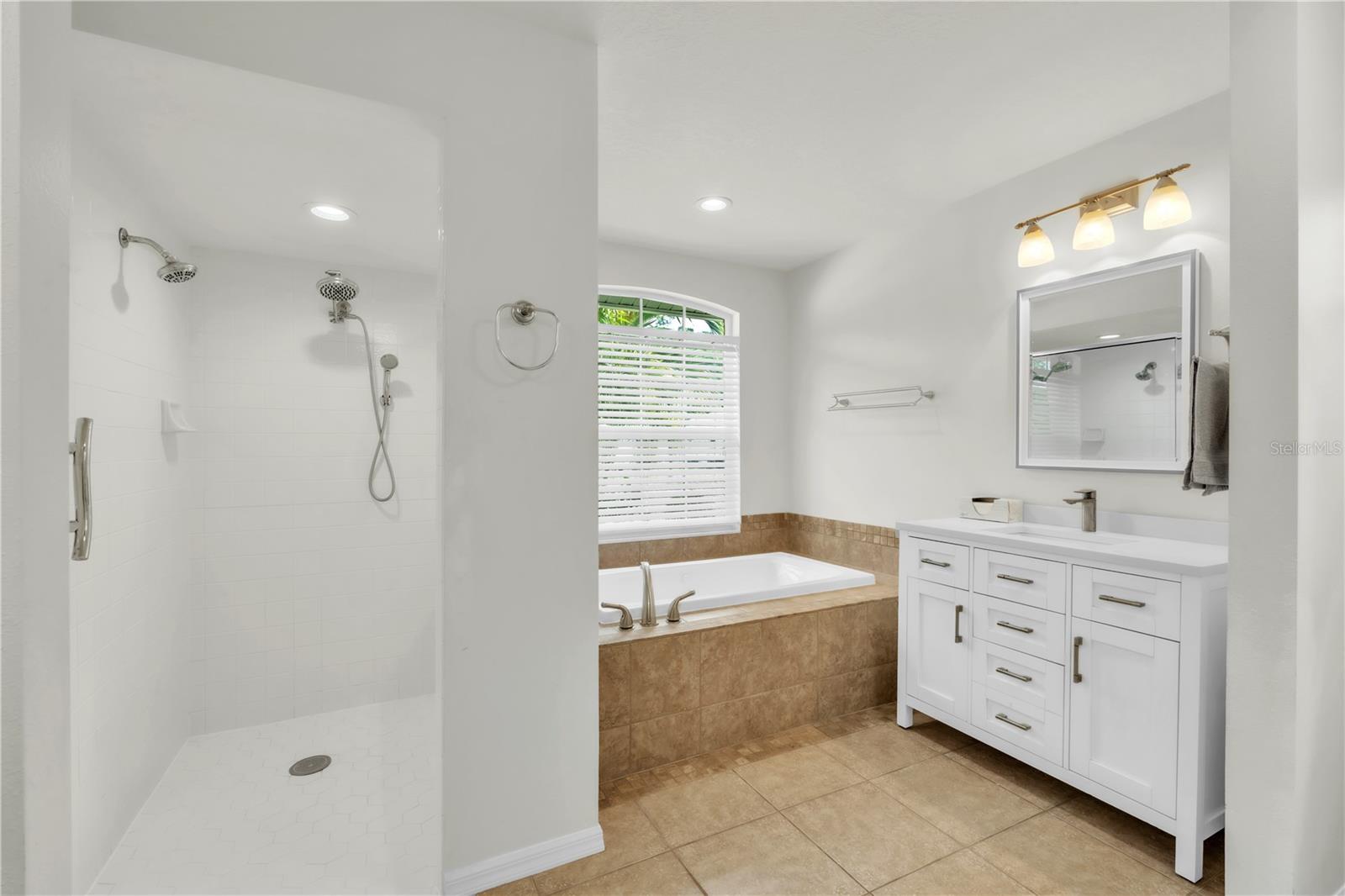 2114 49TH AVE E, BRADENTON, FL, 34203