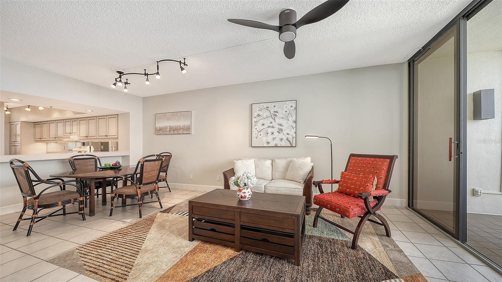 1932 HARBOURSIDE DR #242, LONGBOAT KEY, FL, 34228