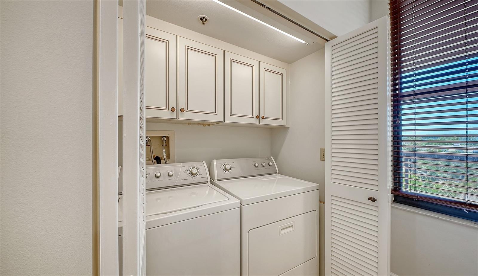 1932 HARBOURSIDE DR #242, LONGBOAT KEY, FL, 34228