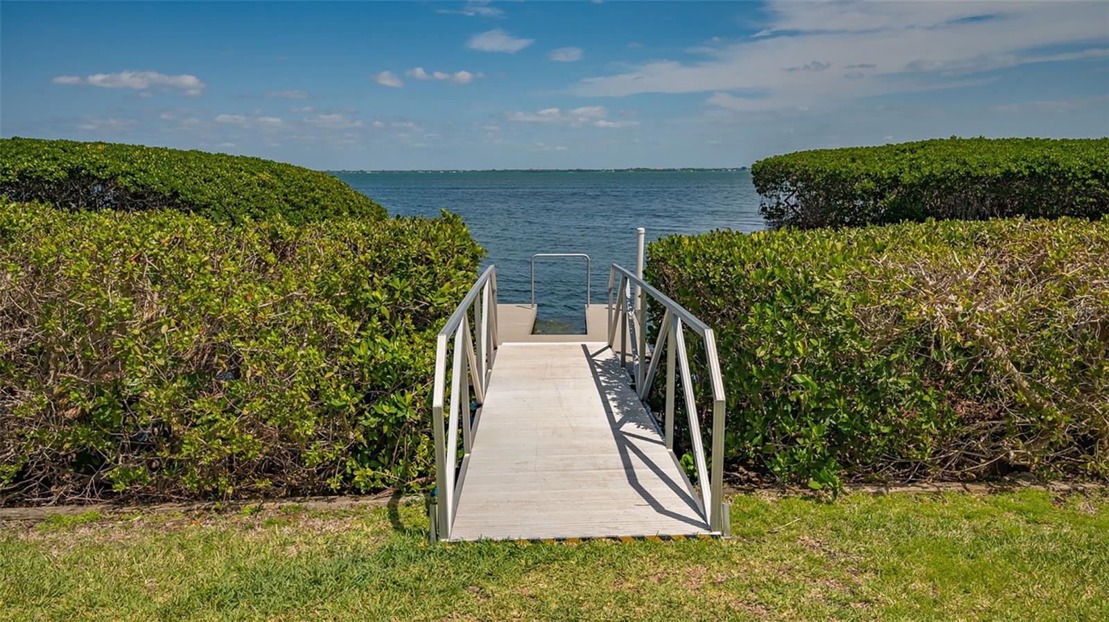 1932 HARBOURSIDE DR #242, LONGBOAT KEY, FL, 34228