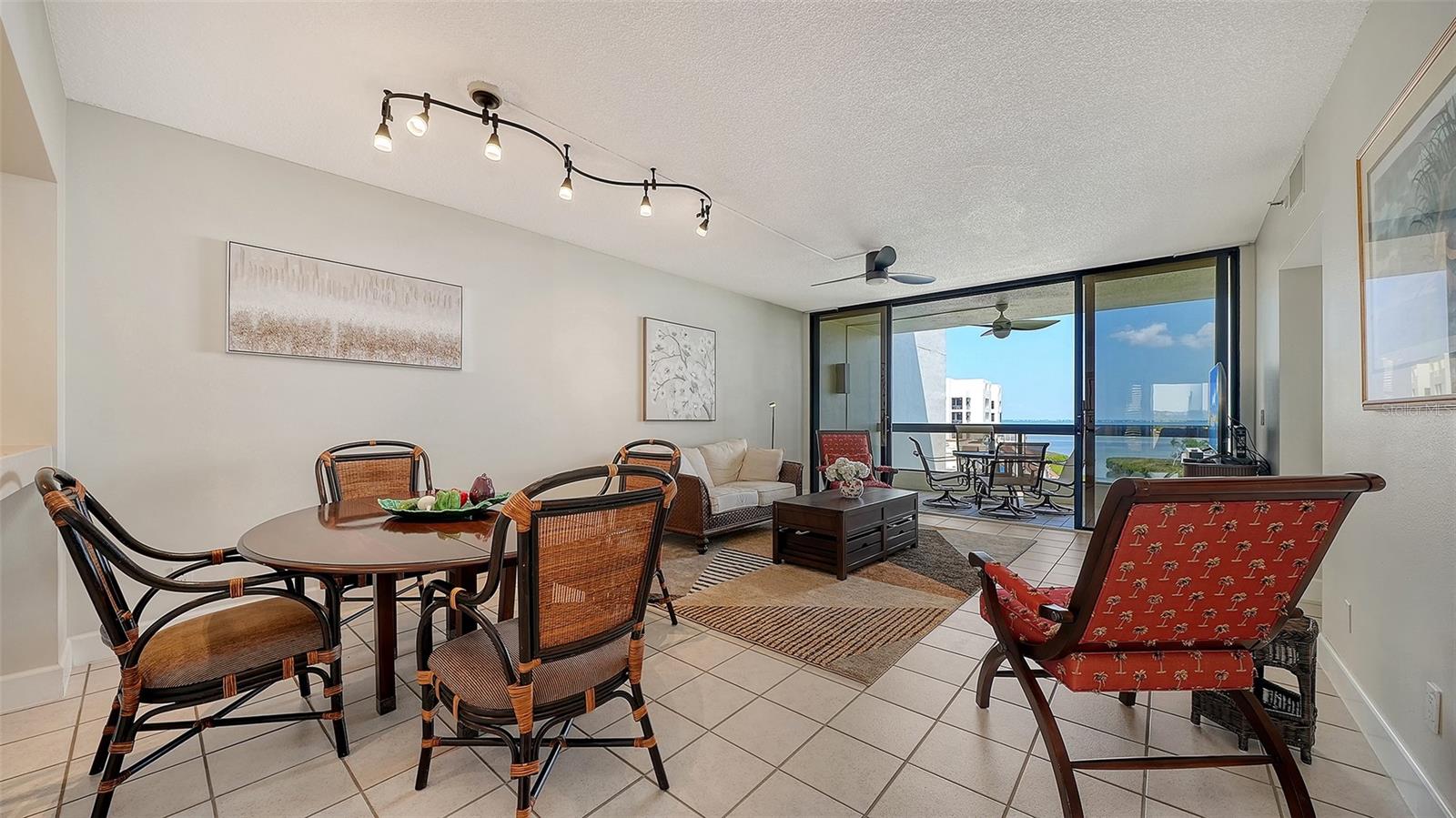 1932 HARBOURSIDE DR #242, LONGBOAT KEY, FL, 34228