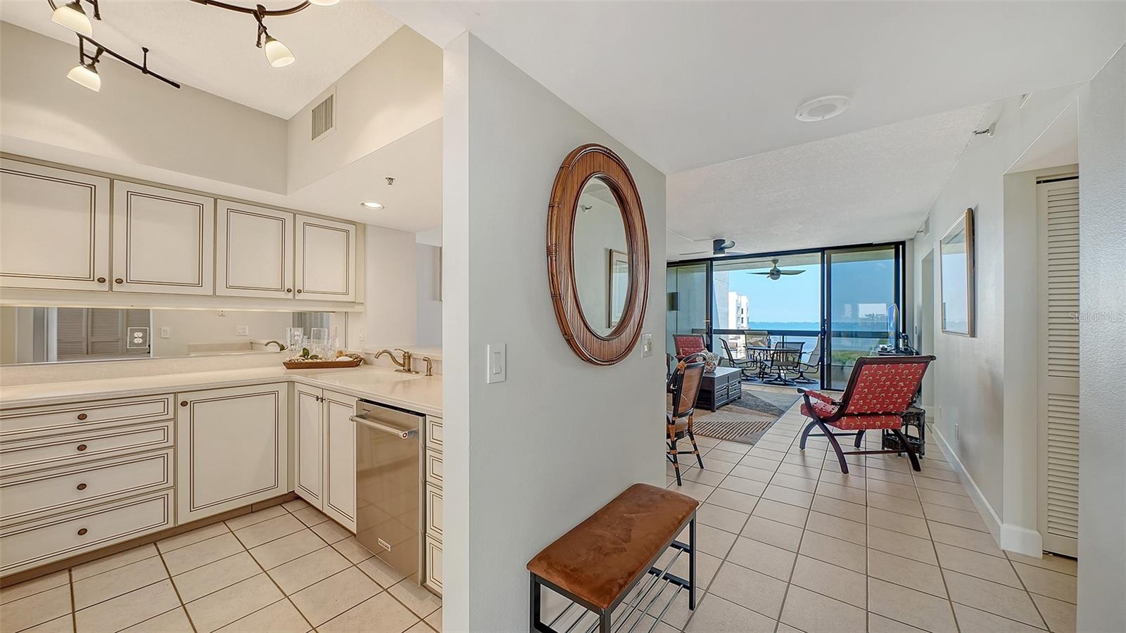 1932 HARBOURSIDE DR #242, LONGBOAT KEY, FL, 34228