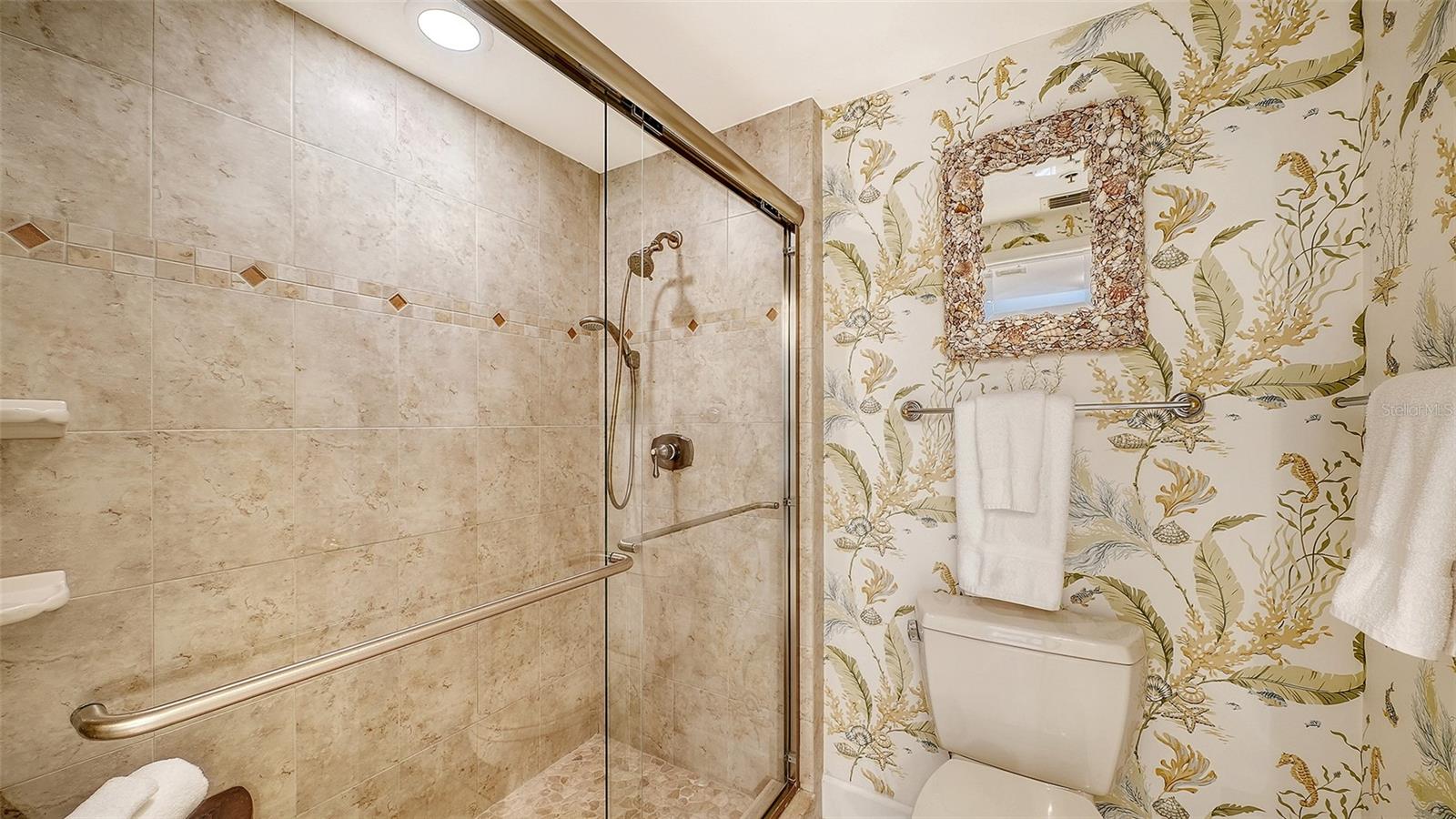 1932 HARBOURSIDE DR #242, LONGBOAT KEY, FL, 34228