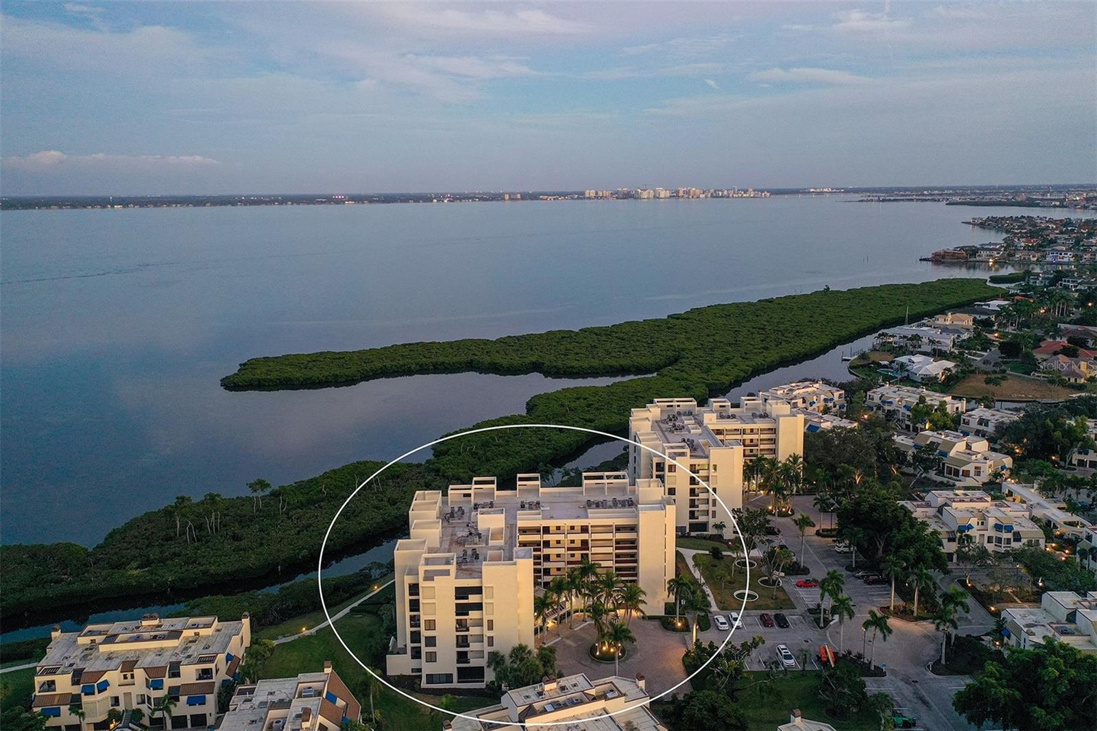 1932 HARBOURSIDE DR #242, LONGBOAT KEY, FL, 34228