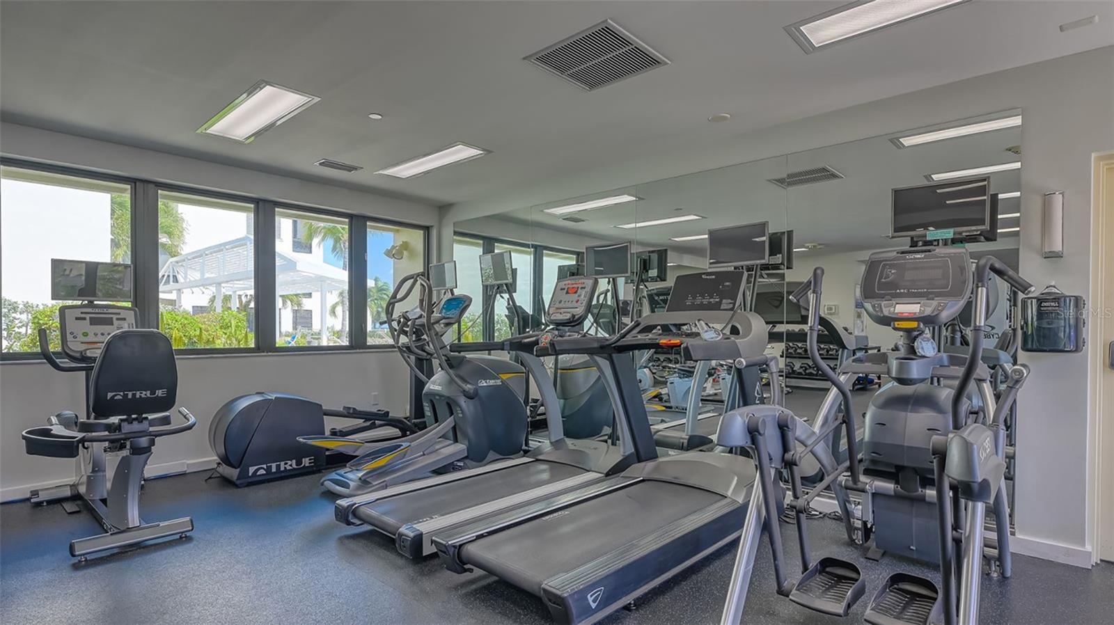 1932 HARBOURSIDE DR #242, LONGBOAT KEY, FL, 34228