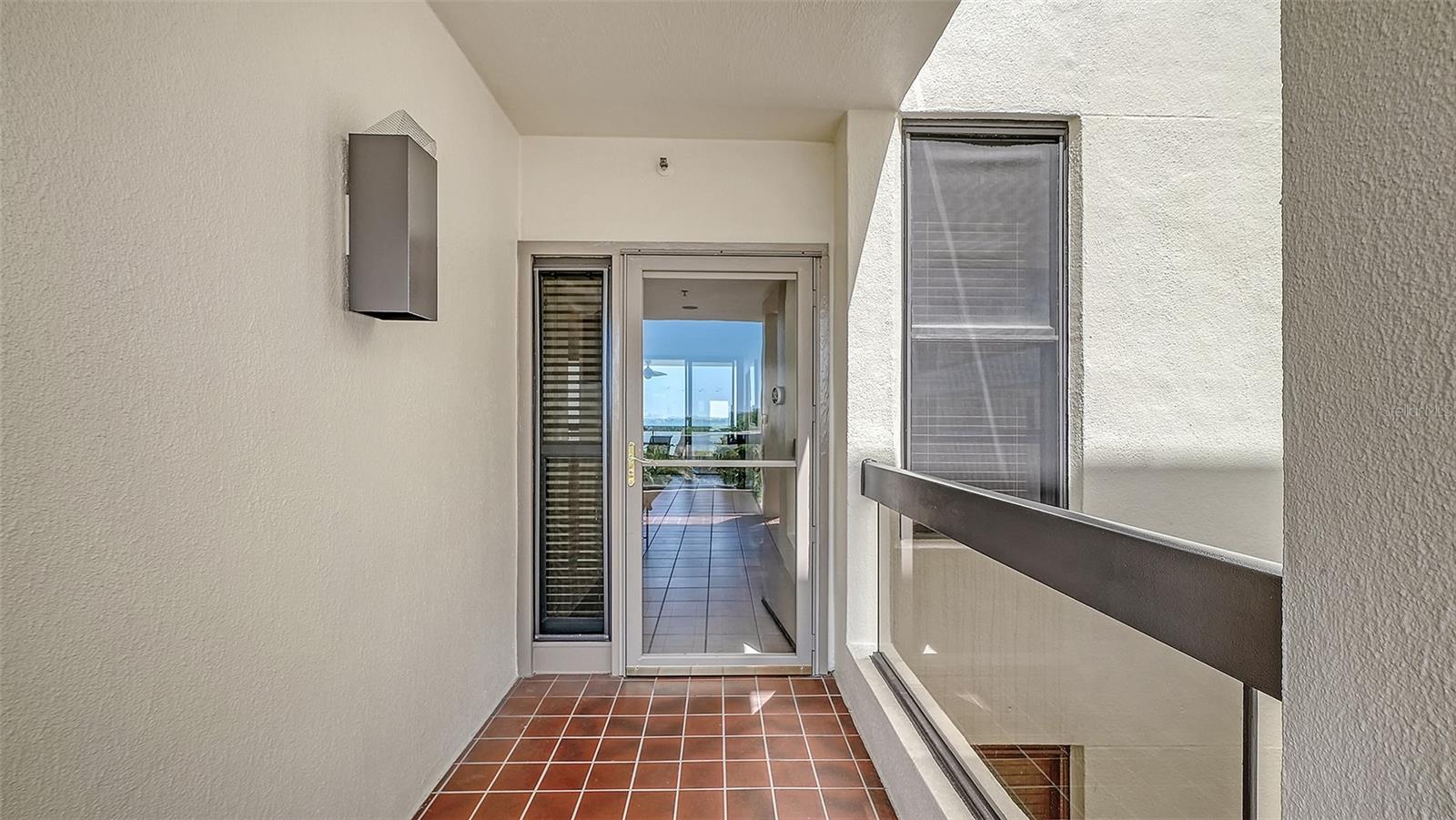 1932 HARBOURSIDE DR #242, LONGBOAT KEY, FL, 34228