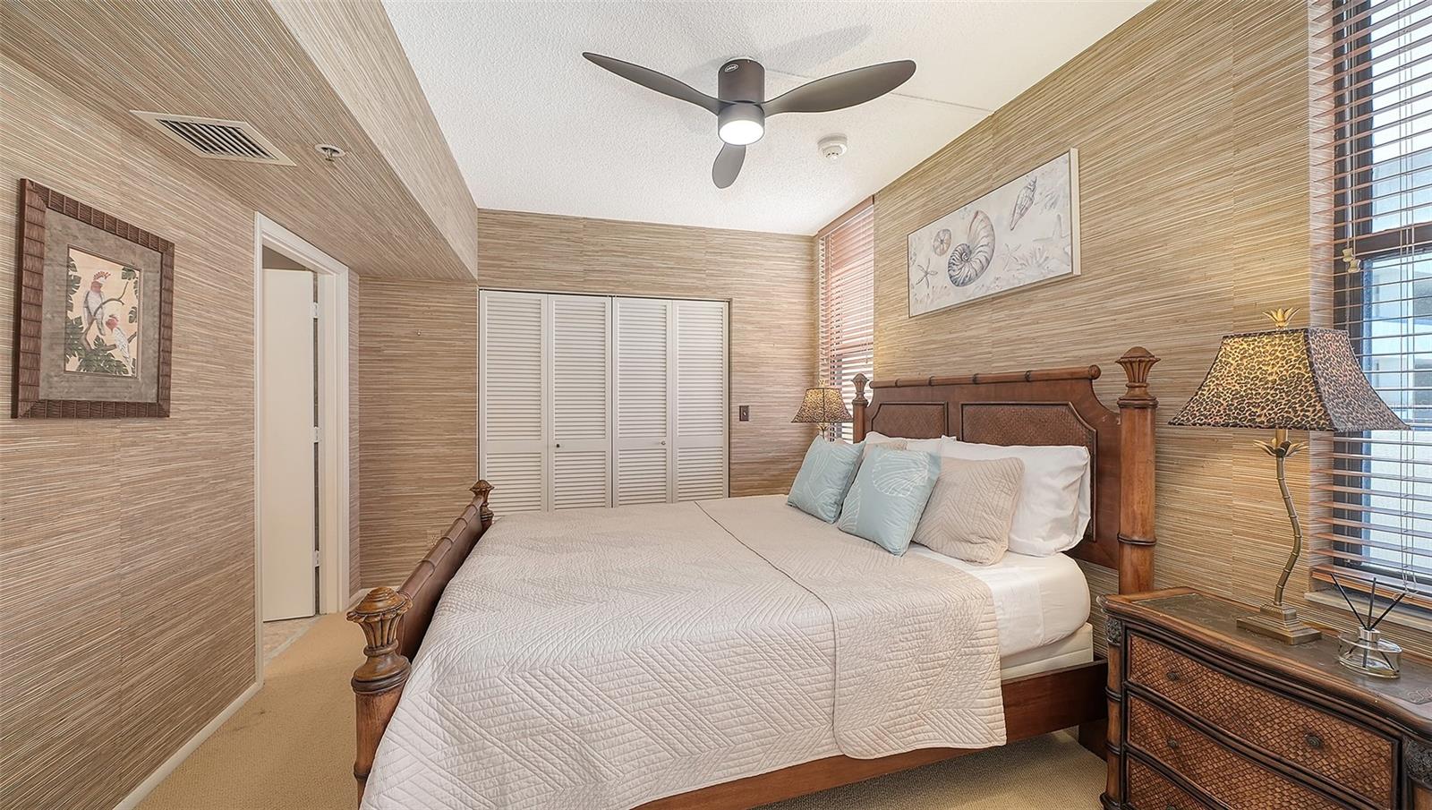 1932 HARBOURSIDE DR #242, LONGBOAT KEY, FL, 34228