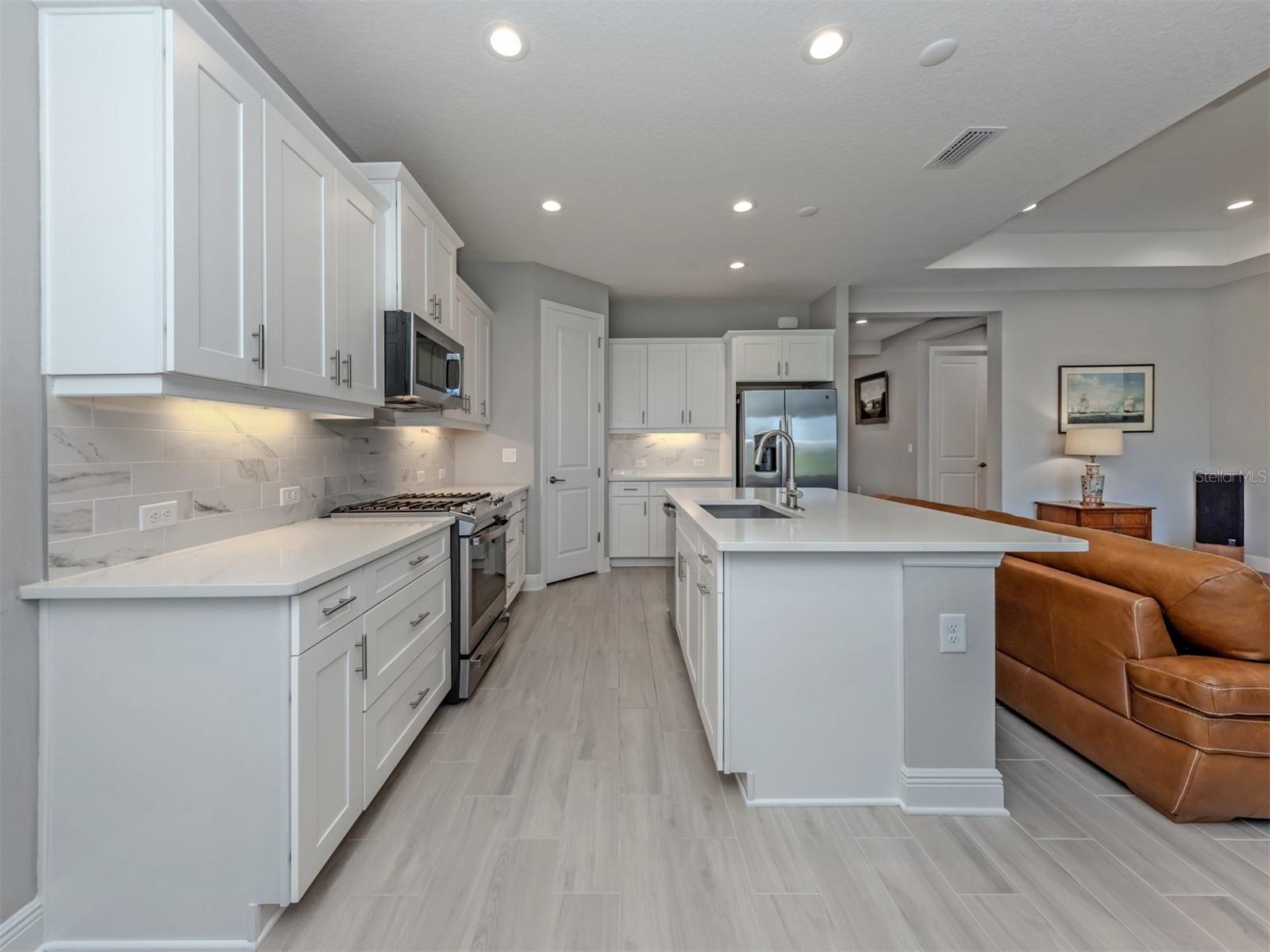 390 ARIANO AVE, NOKOMIS, FL, 34275