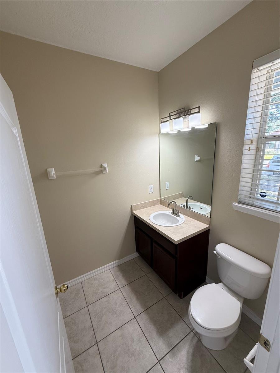 2215 J LAWSON BLVD, ORLANDO, FL, 32824