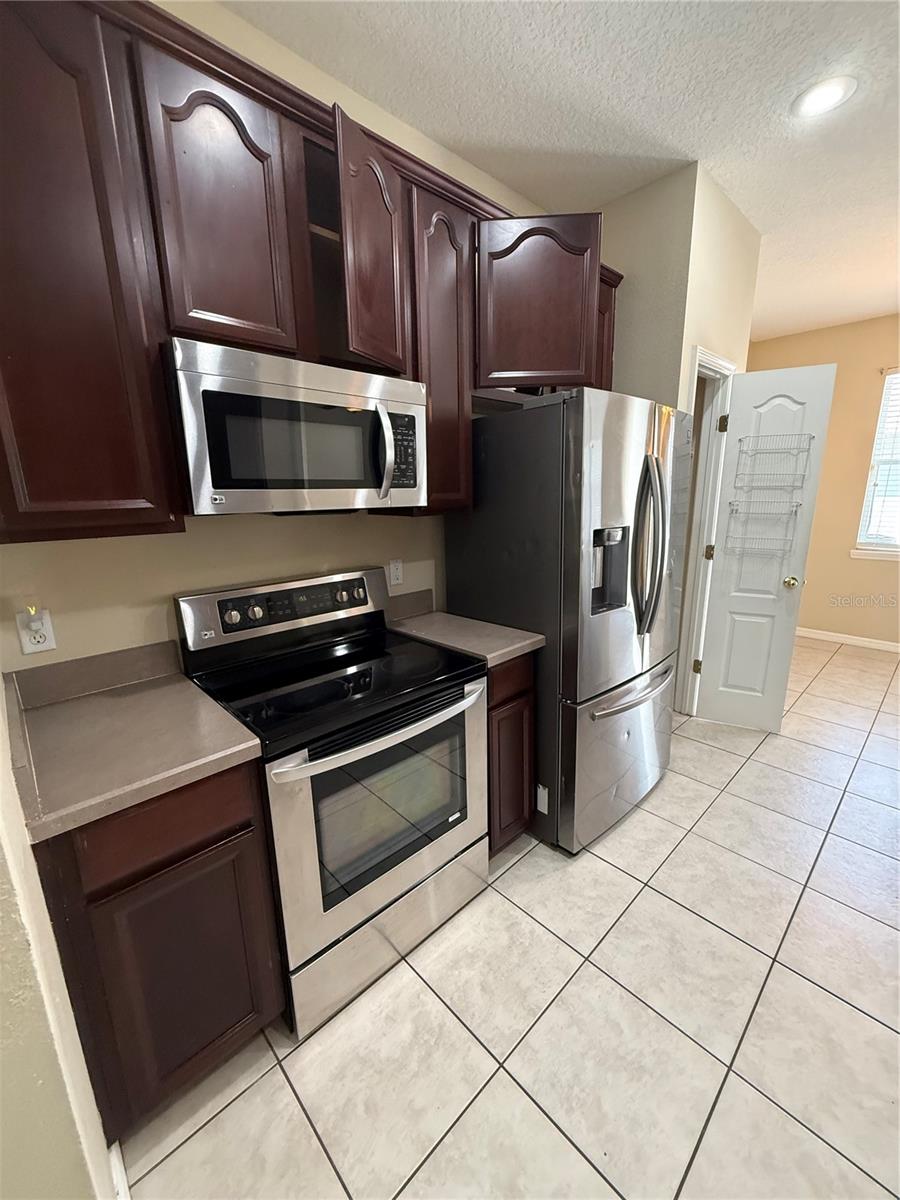 2215 J LAWSON BLVD, ORLANDO, FL, 32824