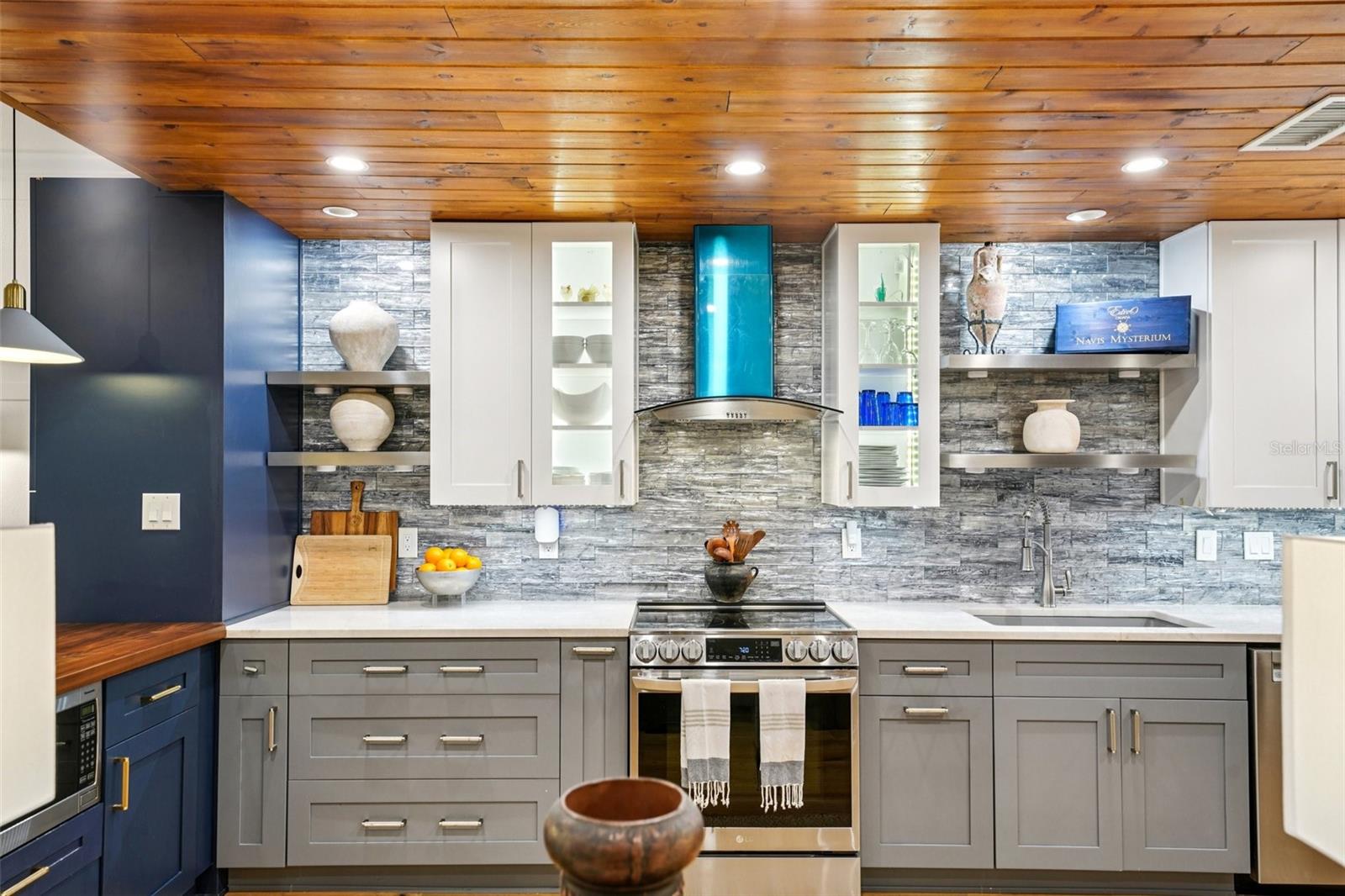 2507 CROWDER LN #2507, TAMPA, FL, 33629