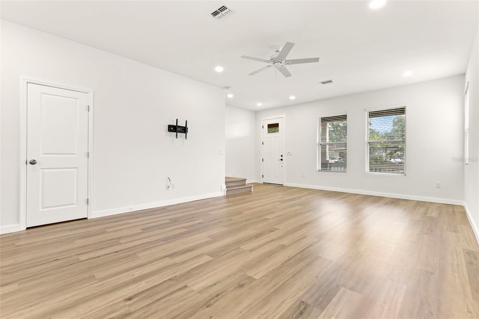 210 E COLUMBUS DR #1-3, TAMPA, FL, 33602