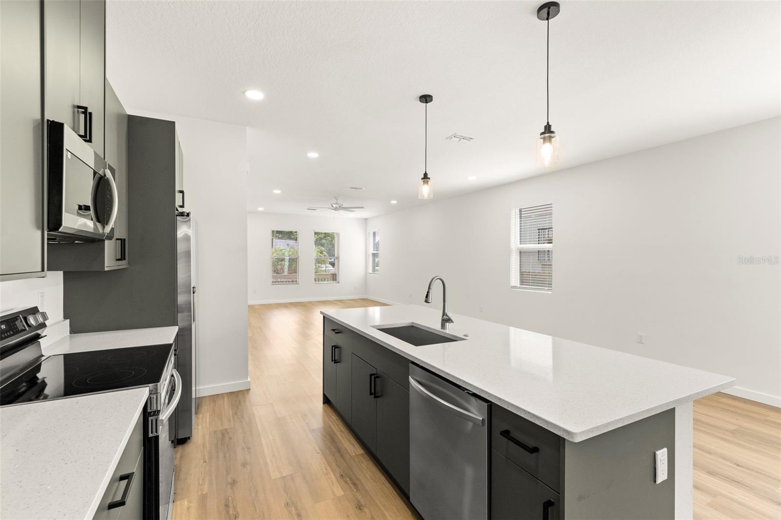 210 E COLUMBUS DR #1-3, TAMPA, FL, 33602