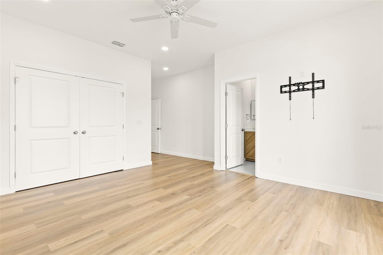 210 E COLUMBUS DR #1-3, TAMPA, FL, 33602