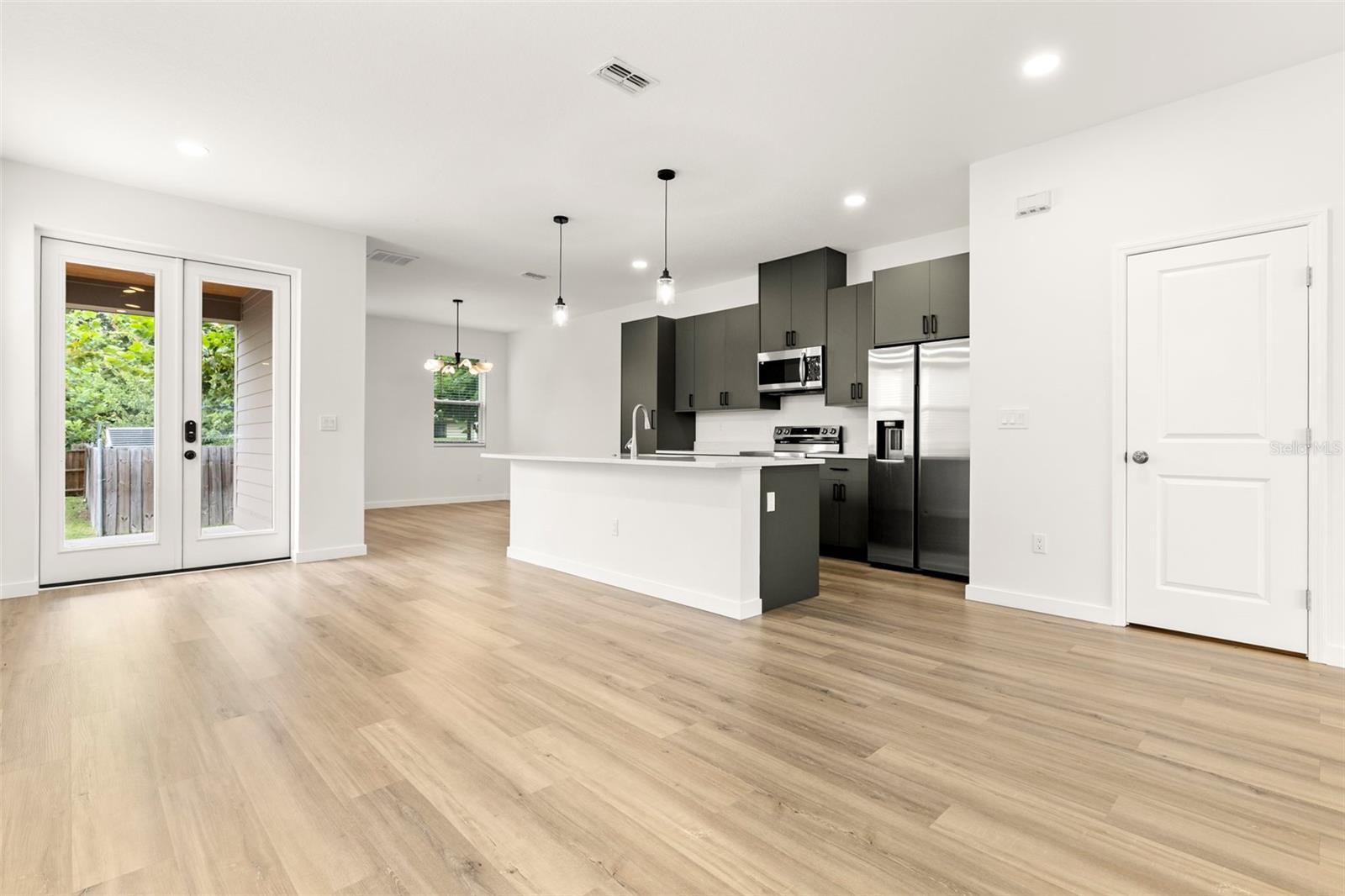 210 E COLUMBUS DR #1-3, TAMPA, FL, 33602