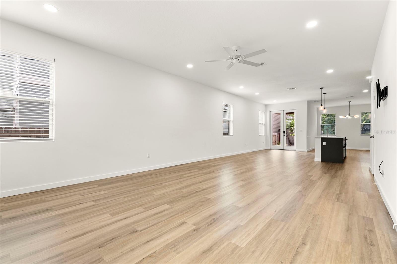 210 E COLUMBUS DR #1-3, TAMPA, FL, 33602