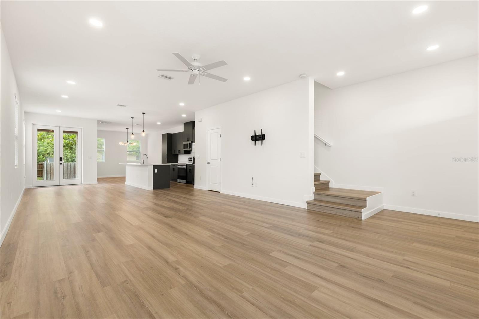 210 E COLUMBUS DR #1-3, TAMPA, FL, 33602