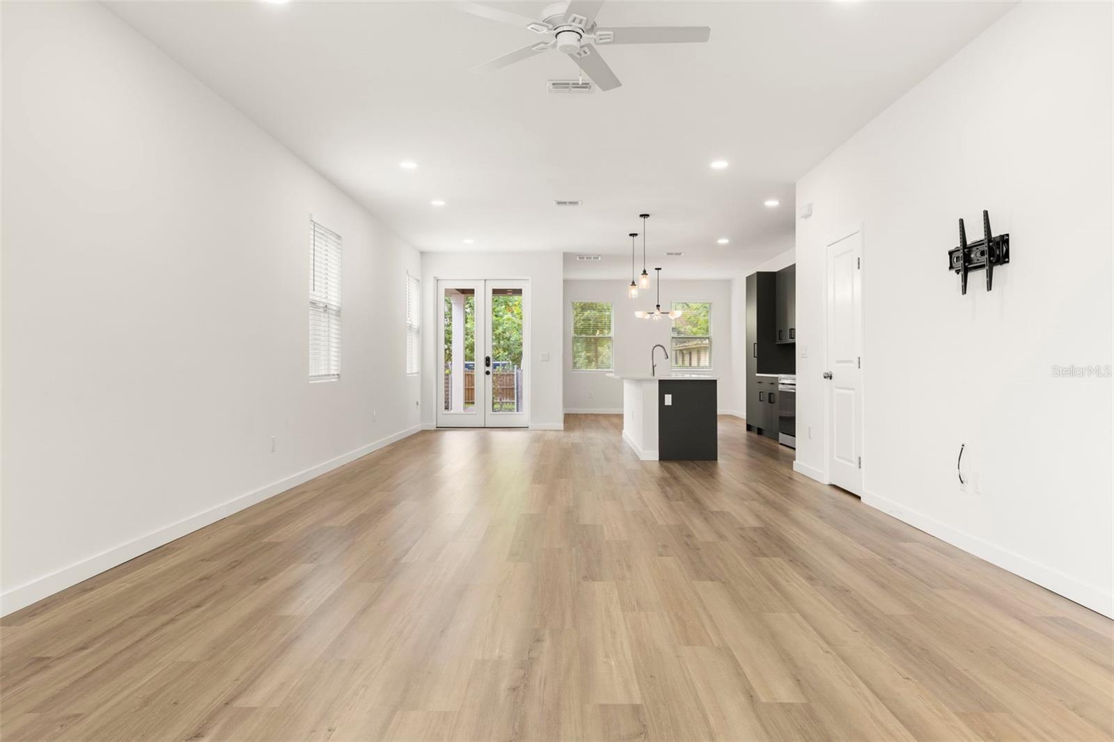 210 E COLUMBUS DR #1-3, TAMPA, FL, 33602