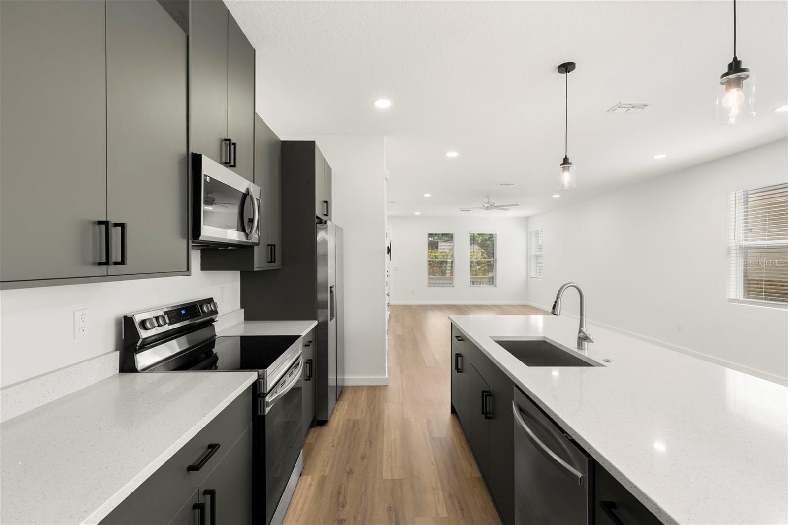 210 E COLUMBUS DR #1-3, TAMPA, FL, 33602