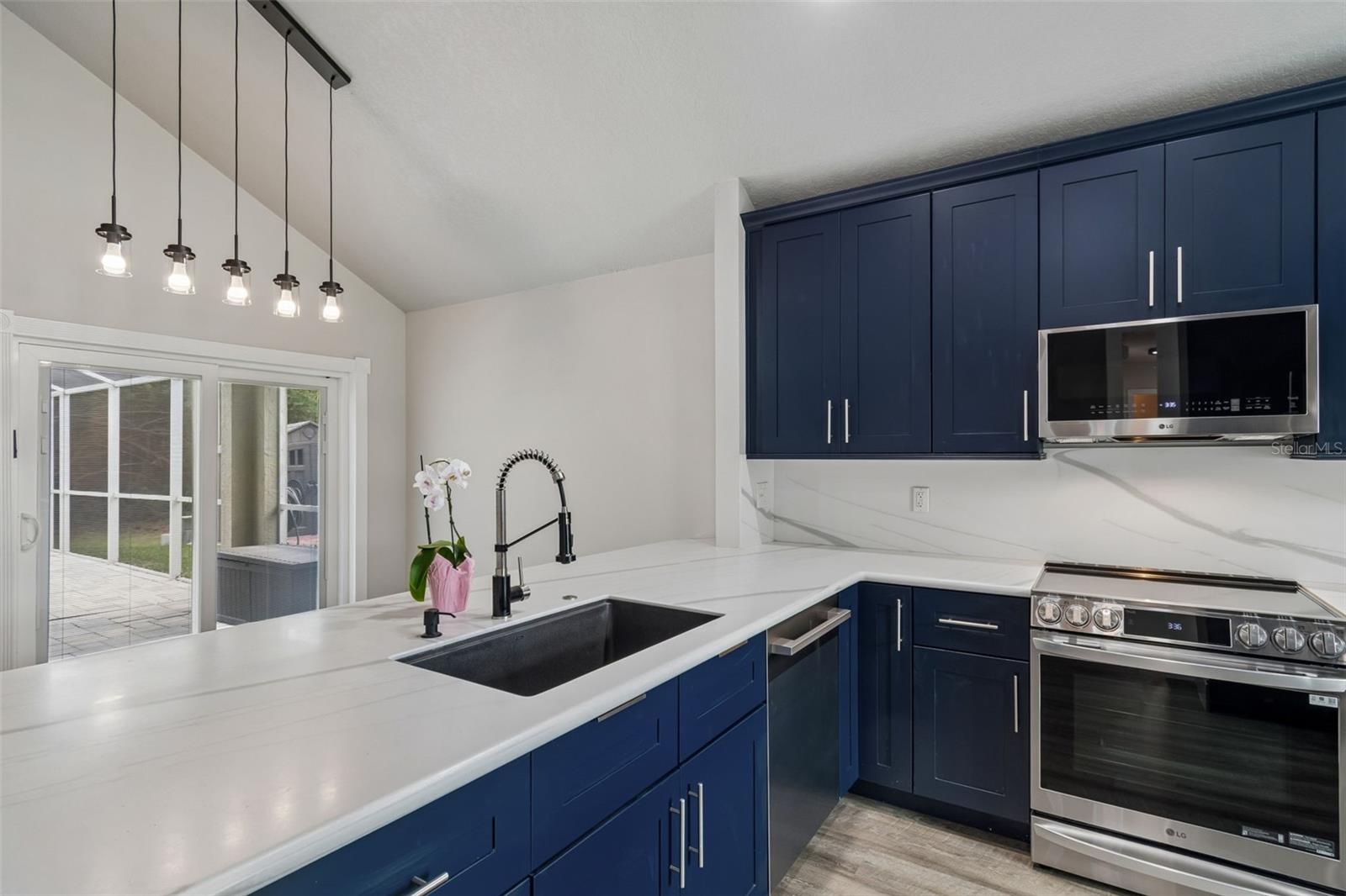 10218 CHARLESTON CORNER RD, TAMPA, FL, 33635