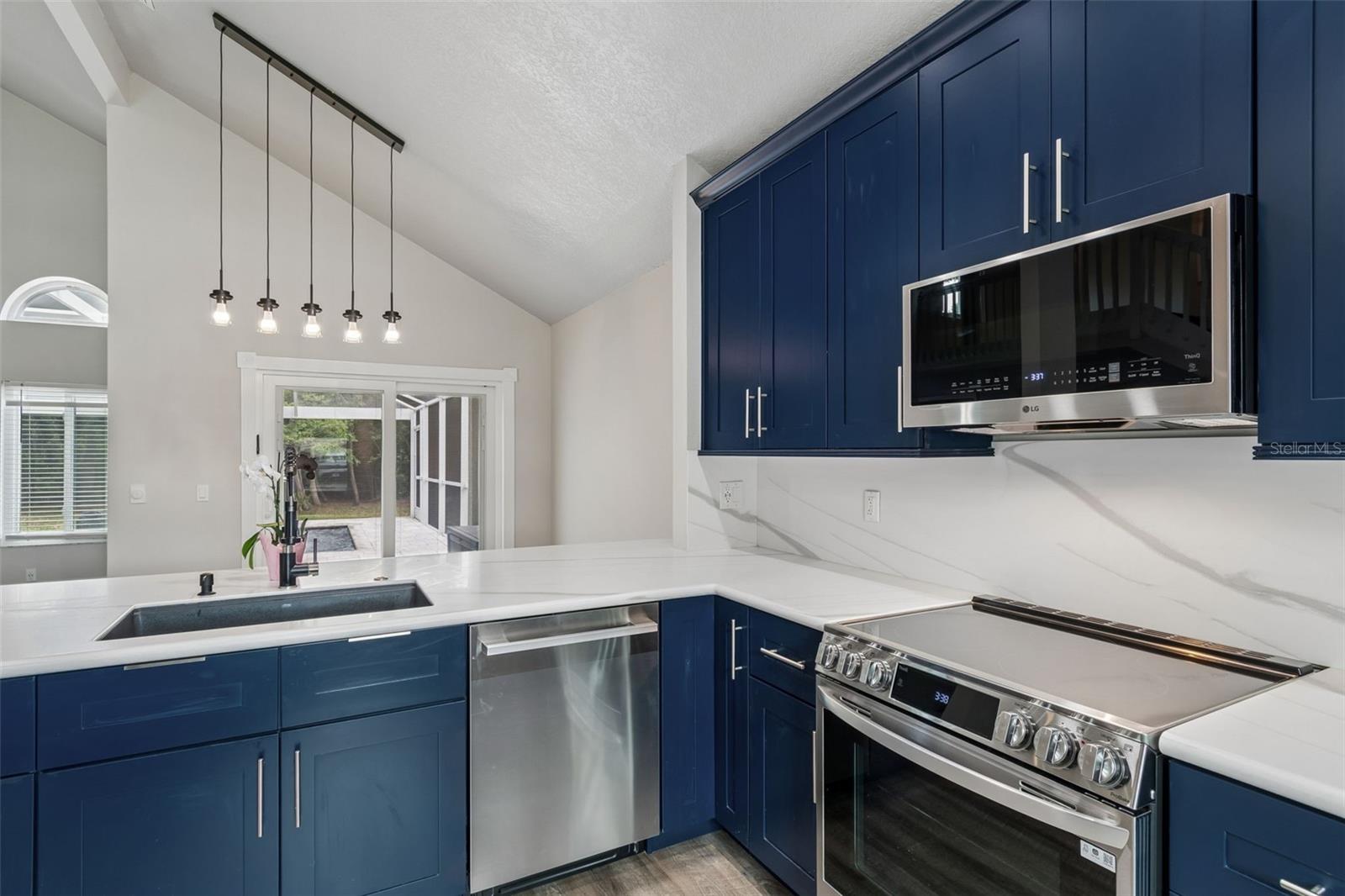 10218 CHARLESTON CORNER RD, TAMPA, FL, 33635
