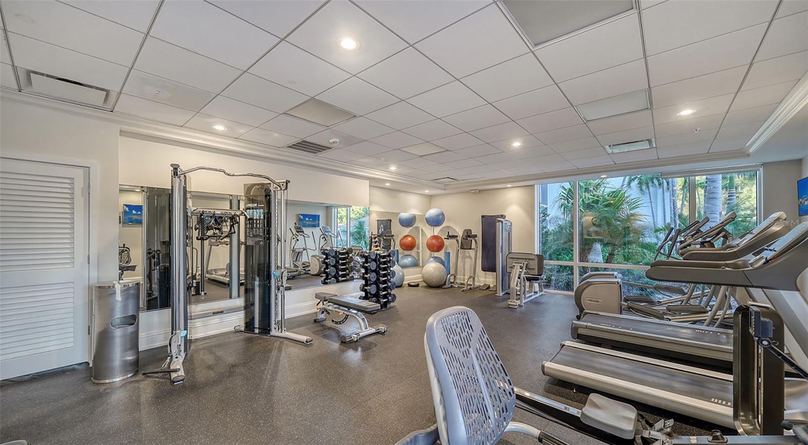 2425 GULF OF MEXICO DR #1A, LONGBOAT KEY, FL, 34228