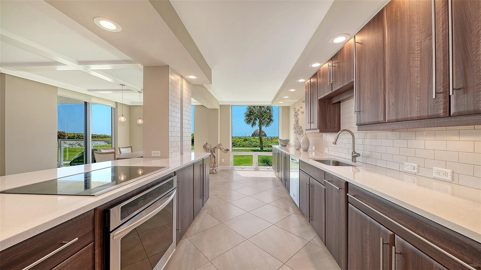 2425 GULF OF MEXICO DR #1A, LONGBOAT KEY, FL, 34228