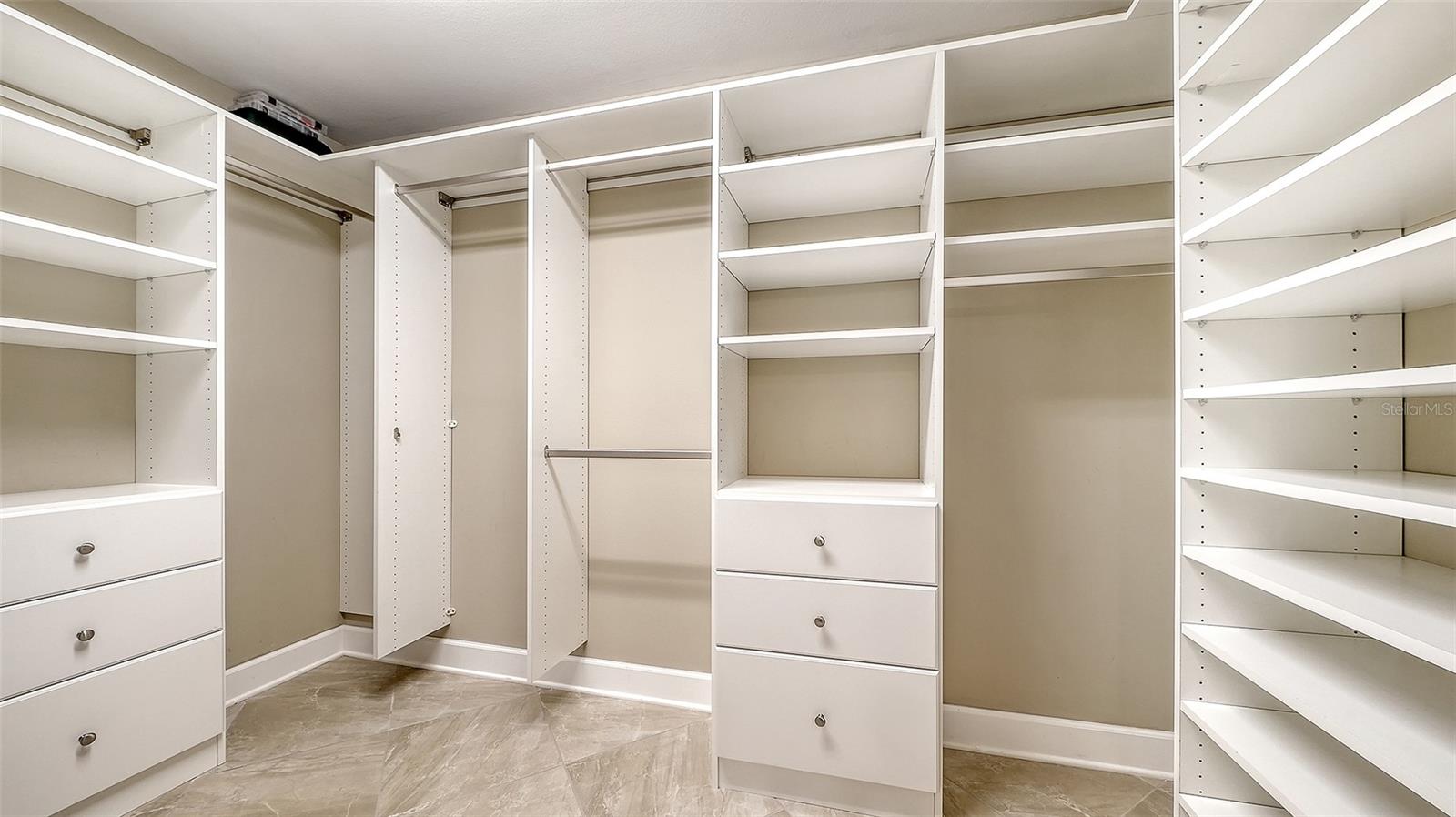 2425 GULF OF MEXICO DR #1A, LONGBOAT KEY, FL, 34228