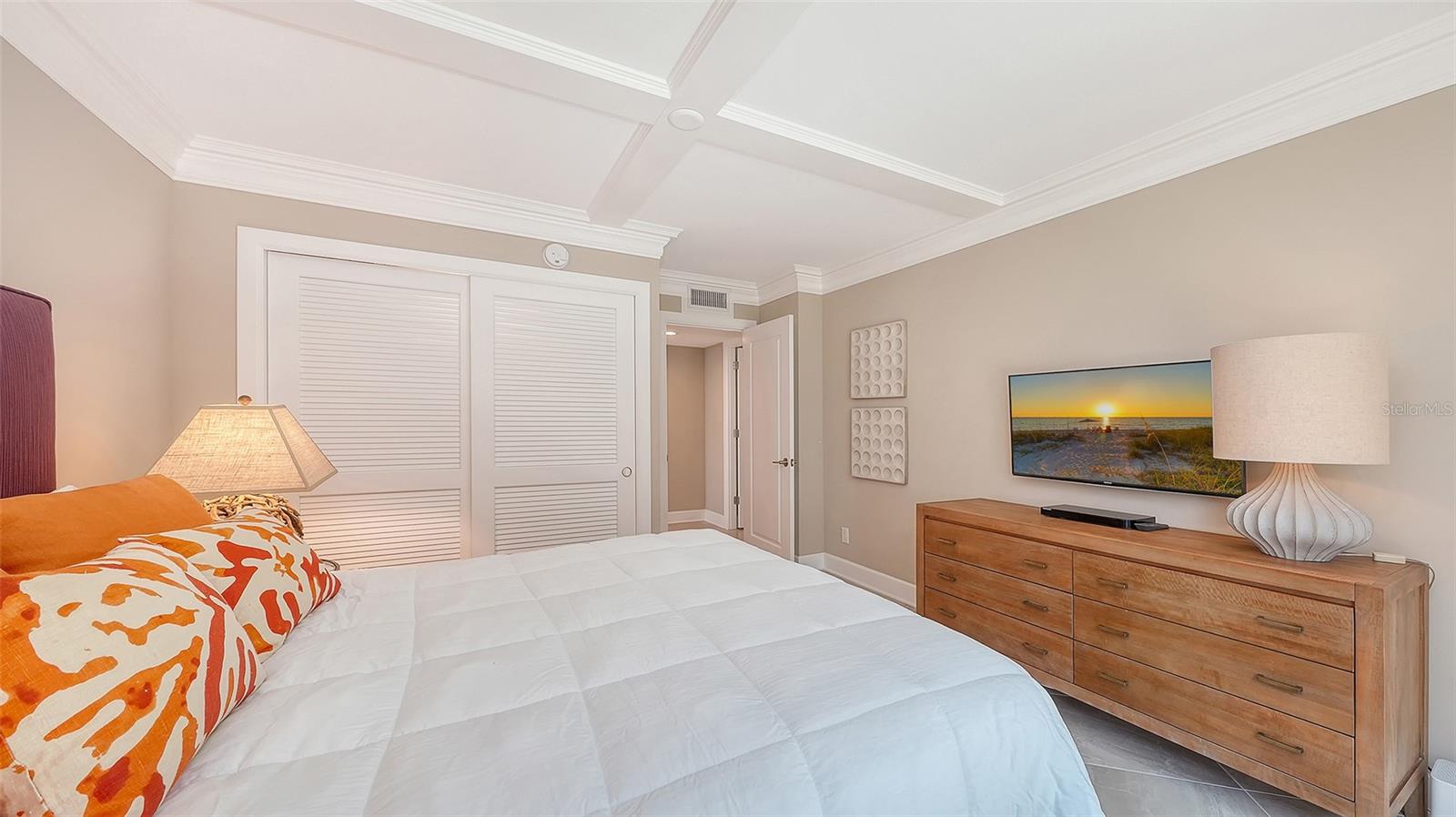 2425 GULF OF MEXICO DR #1A, LONGBOAT KEY, FL, 34228