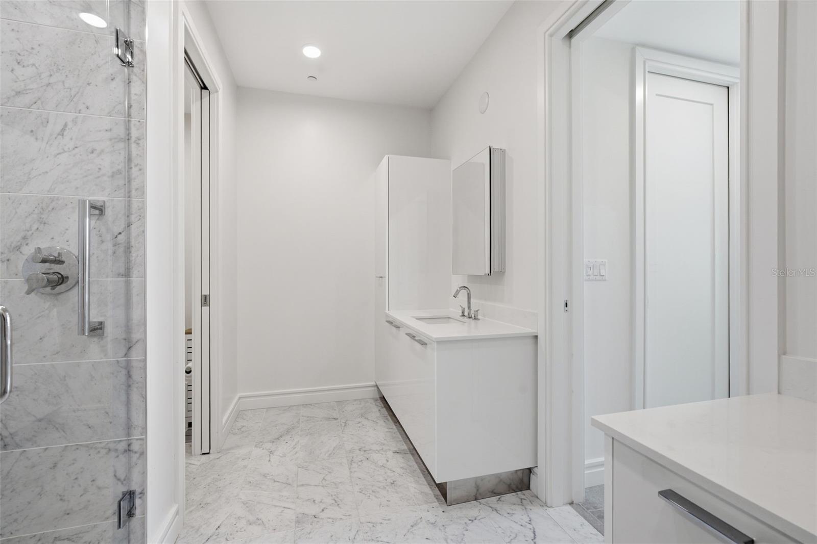 711 S PALM AVE #302, SARASOTA, FL, 34236