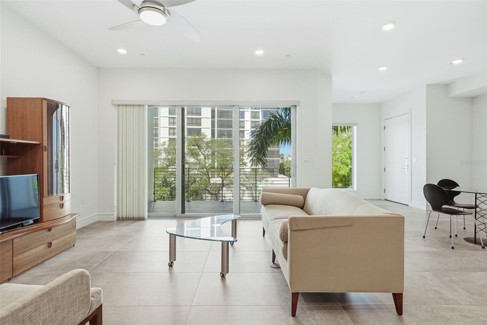 711 S PALM AVE #302, SARASOTA, FL, 34236