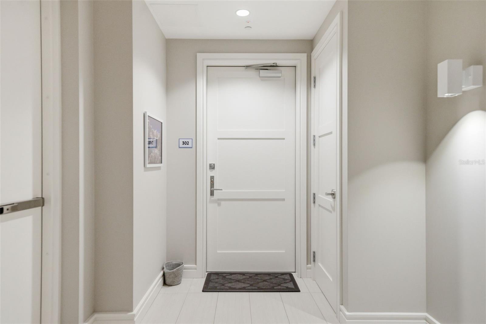 711 S PALM AVE #302, SARASOTA, FL, 34236