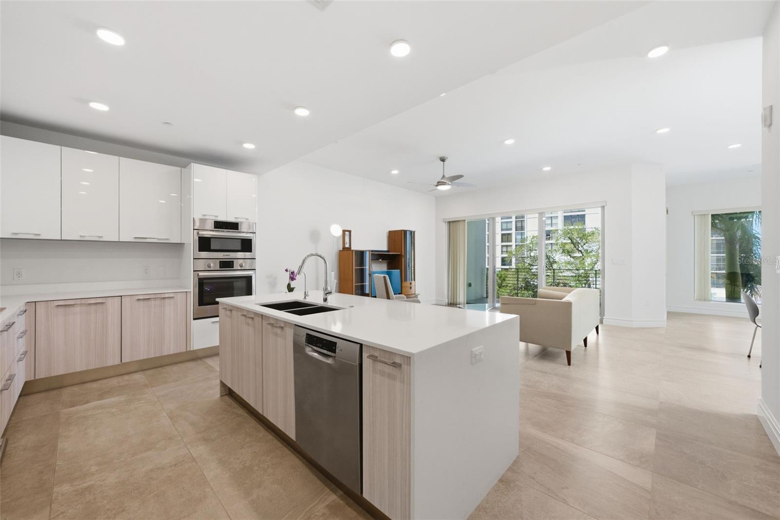 711 S PALM AVE #302, SARASOTA, FL, 34236