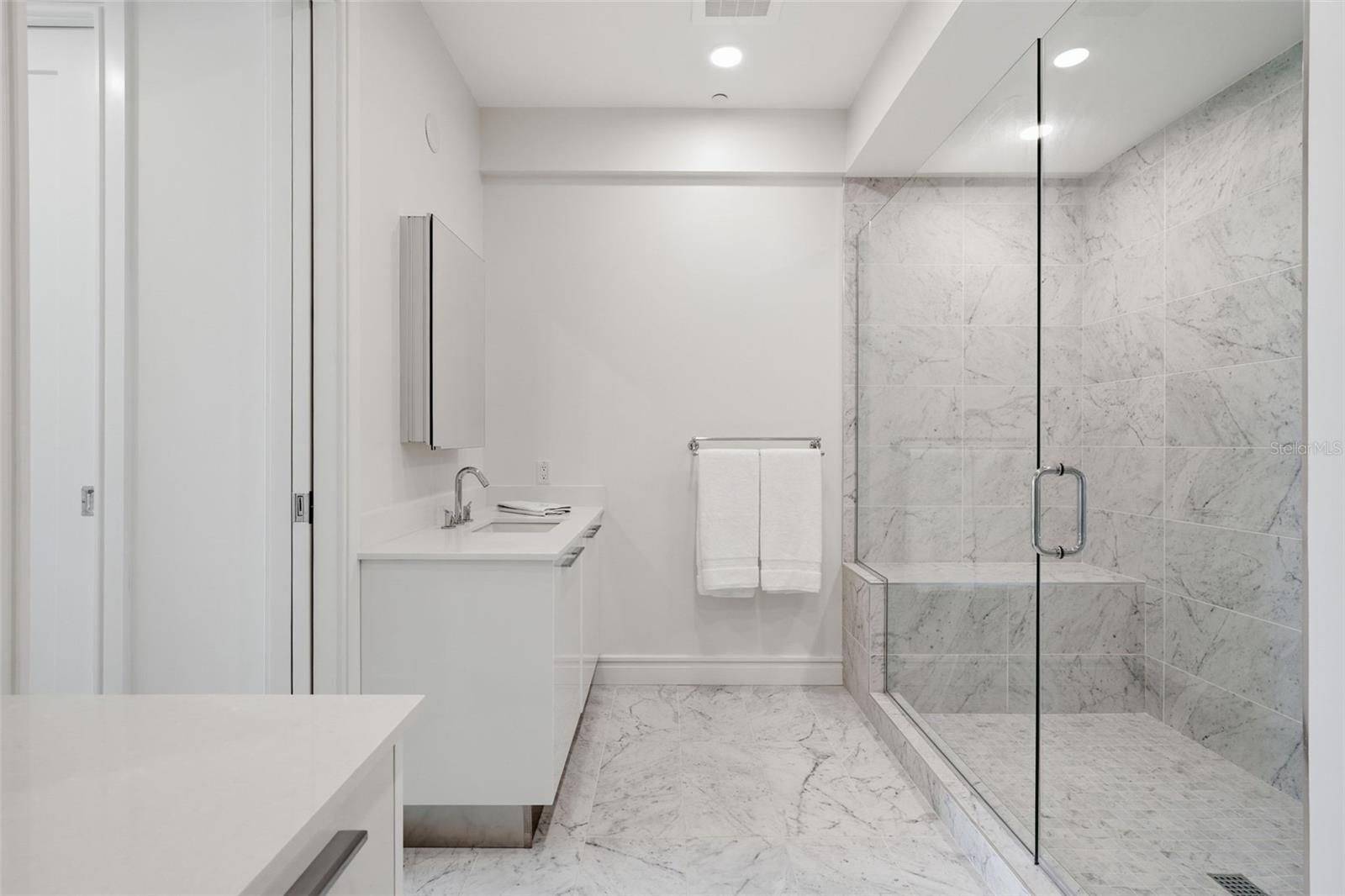 711 S PALM AVE #302, SARASOTA, FL, 34236