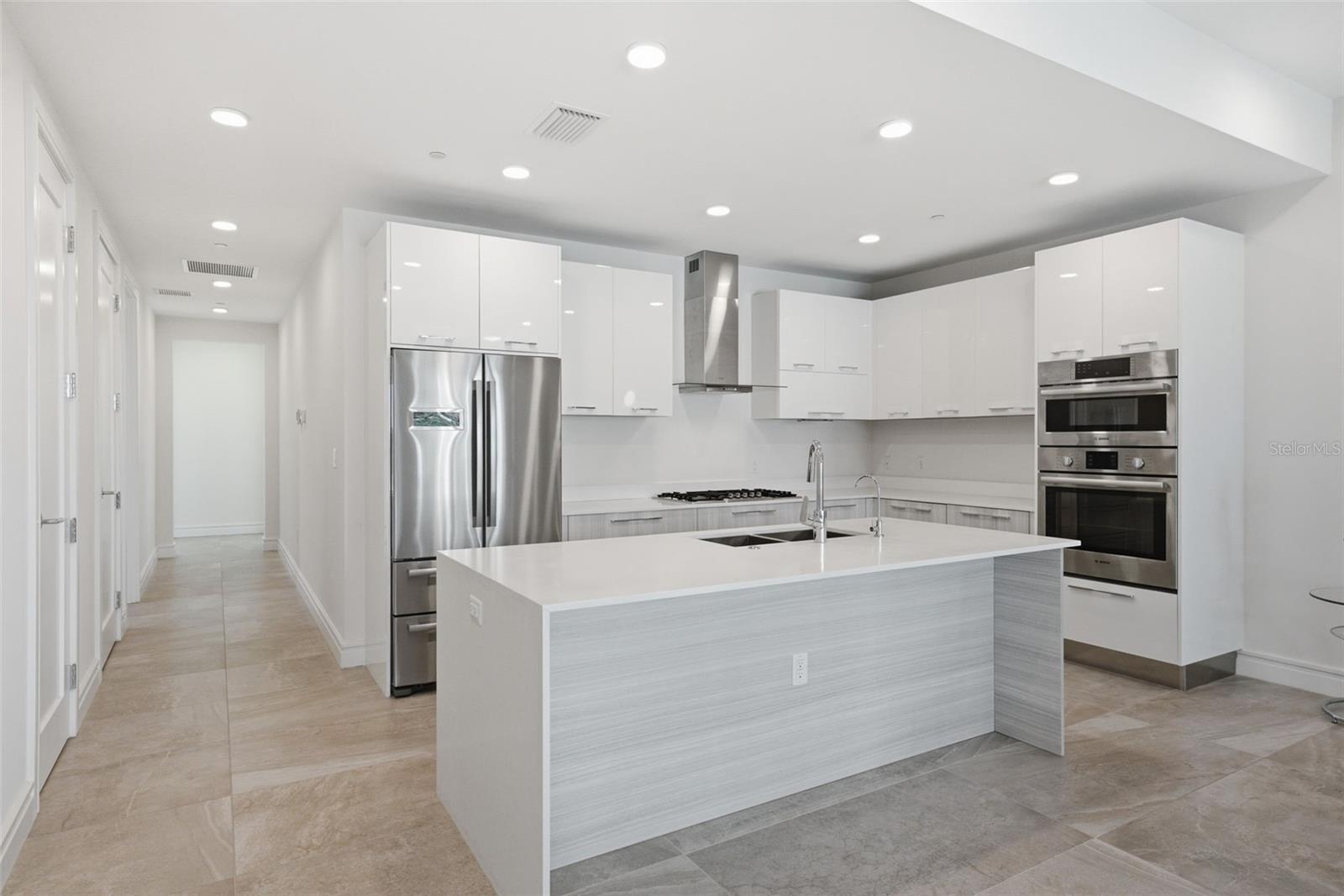 711 S PALM AVE #302, SARASOTA, FL, 34236