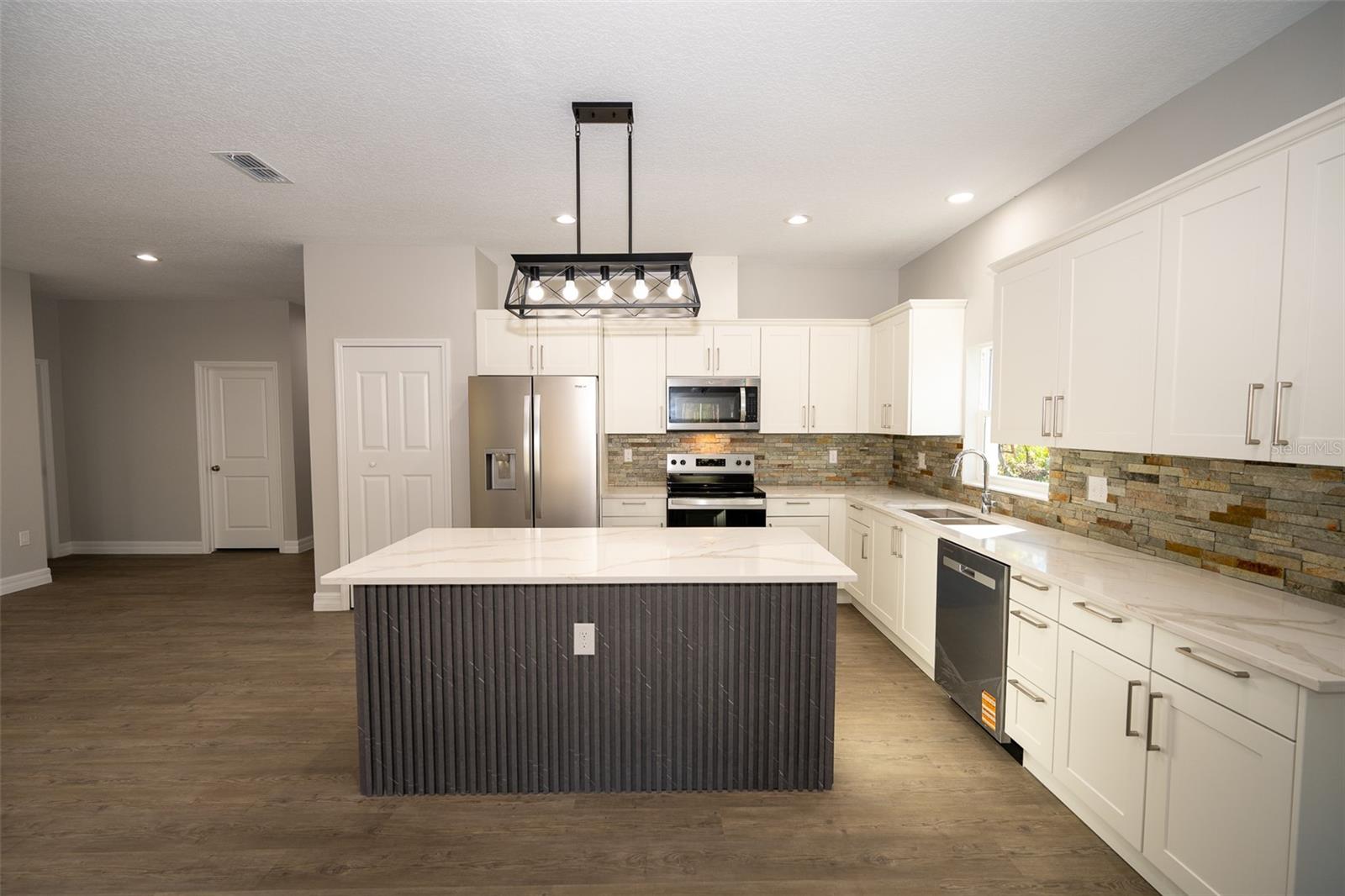 2390 9TH AVE, DELAND, FL, 32724