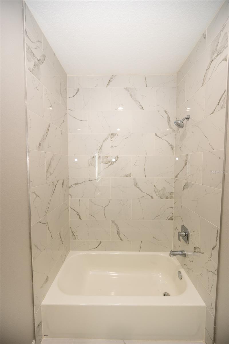 2390 9TH AVE, DELAND, FL, 32724