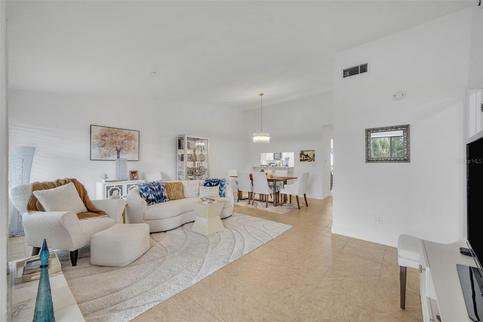 3 ESCONDIDO CIR #3, ALTAMONTE SPRINGS, FL, 32701