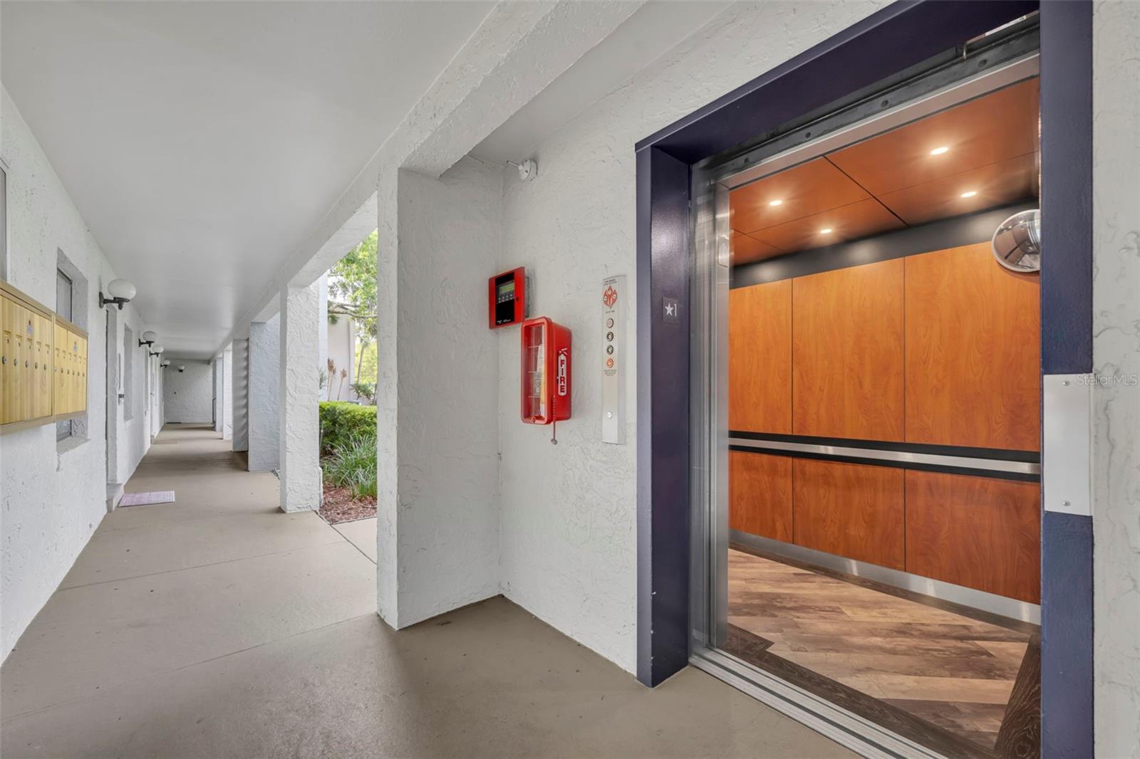 3 ESCONDIDO CIR #3, ALTAMONTE SPRINGS, FL, 32701