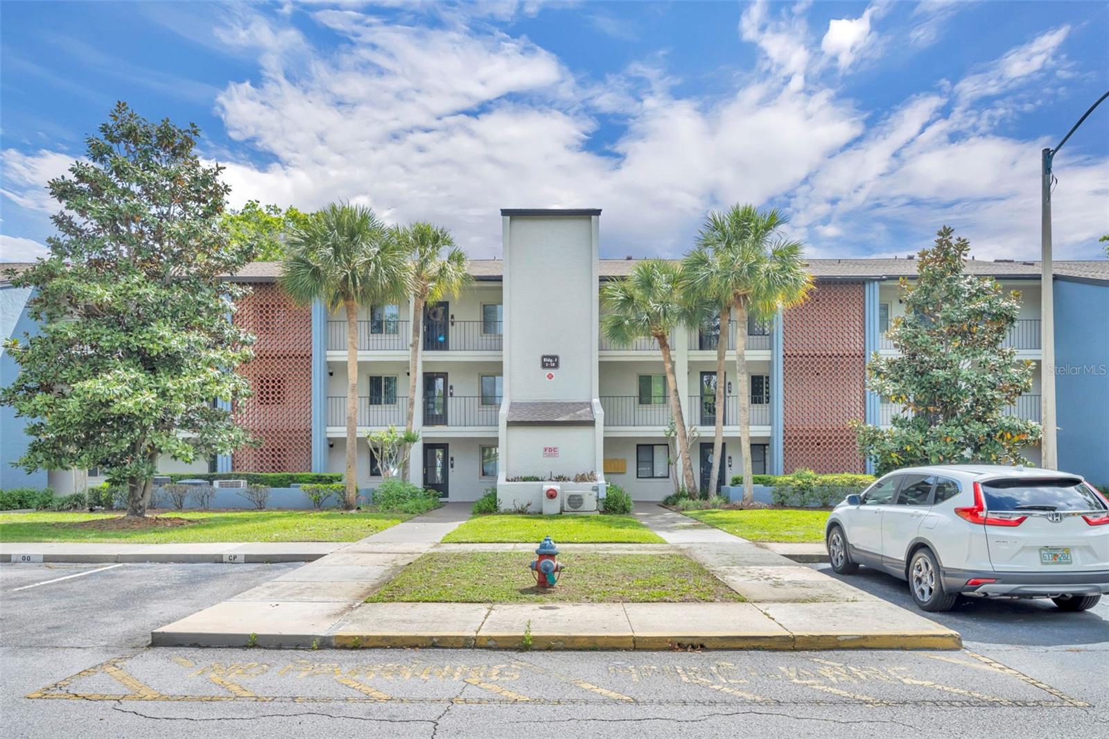 3 ESCONDIDO CIR #3, ALTAMONTE SPRINGS, FL, 32701