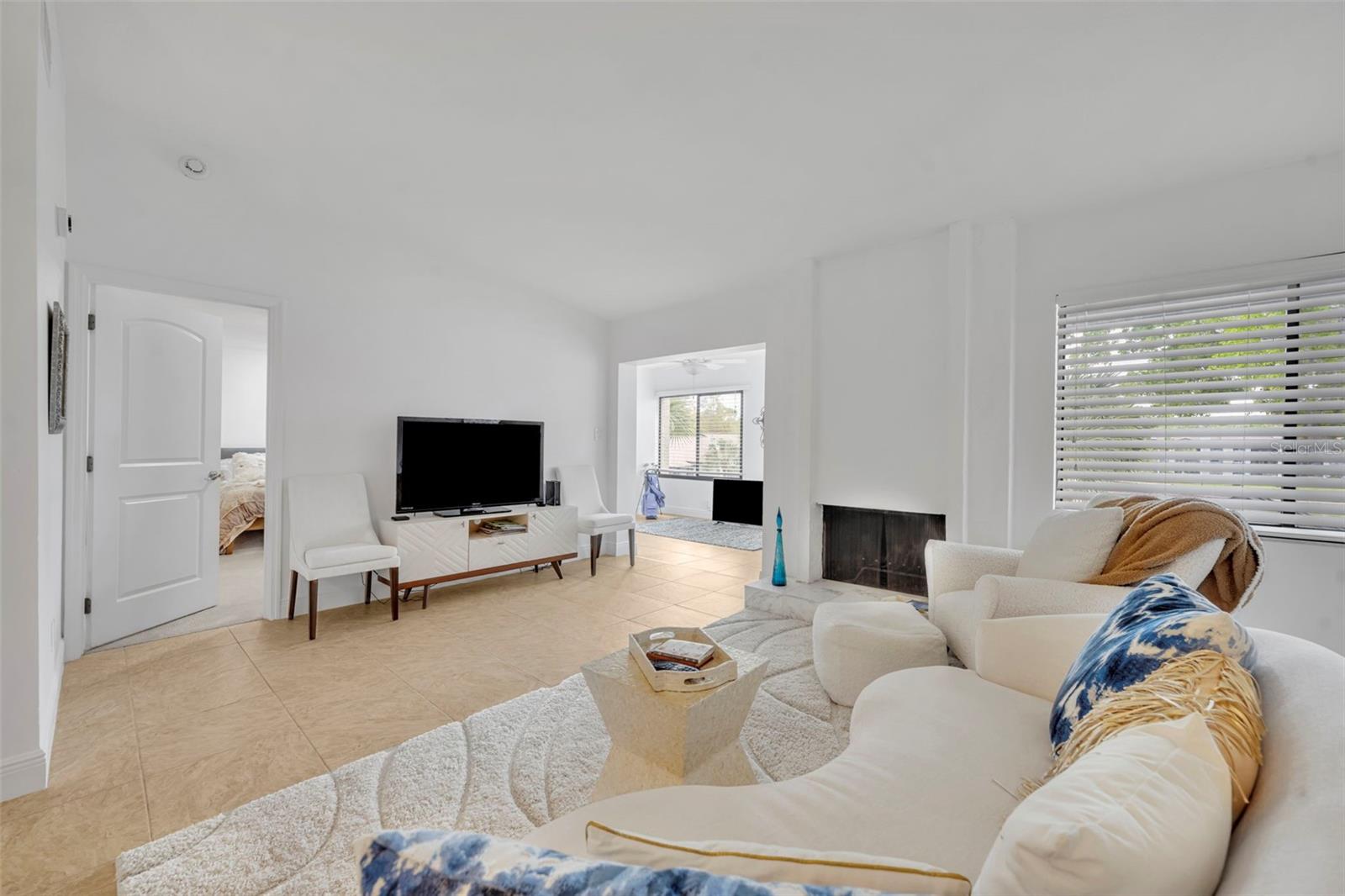 3 ESCONDIDO CIR #3, ALTAMONTE SPRINGS, FL, 32701
