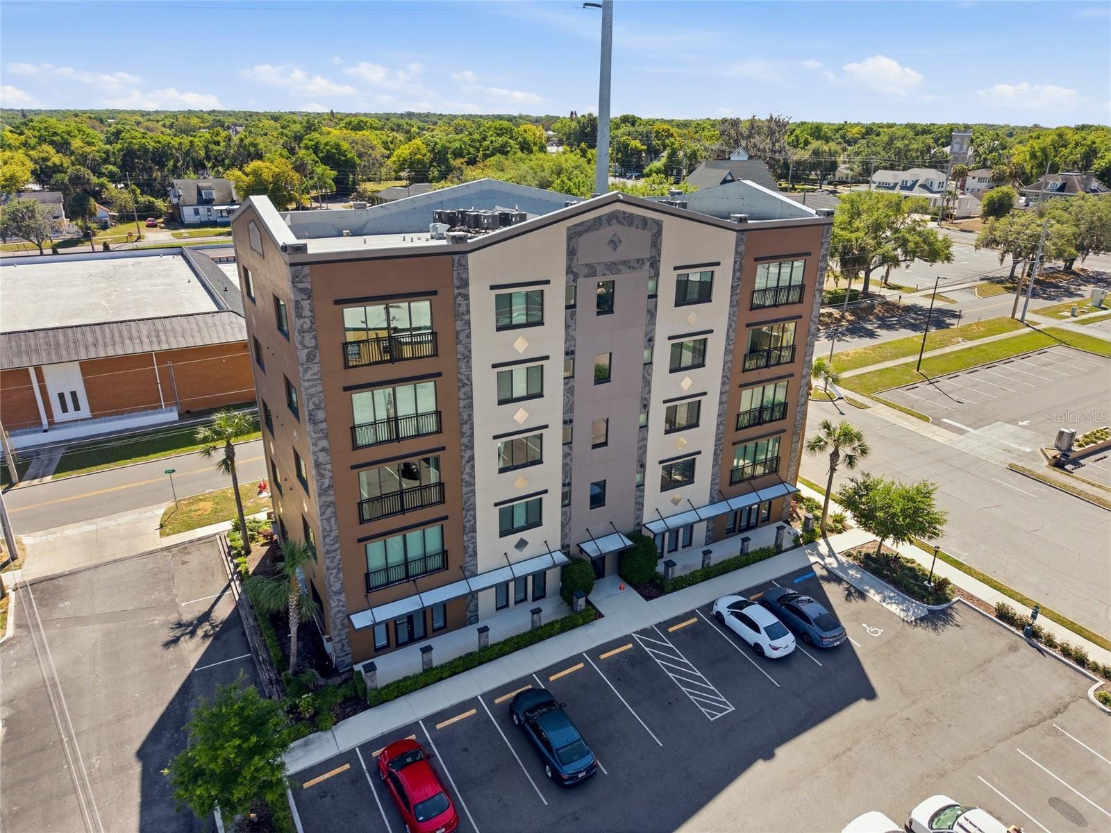 100 N DEWEY ST, EUSTIS, FL, 32726