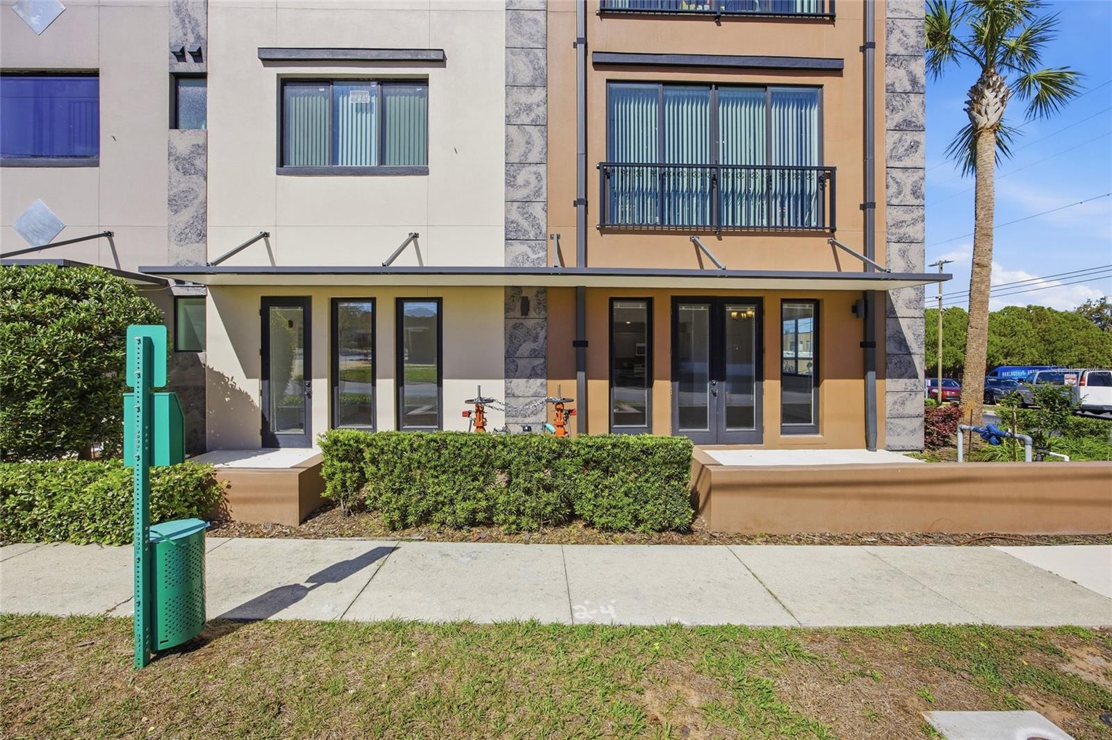 100 N DEWEY ST, EUSTIS, FL, 32726