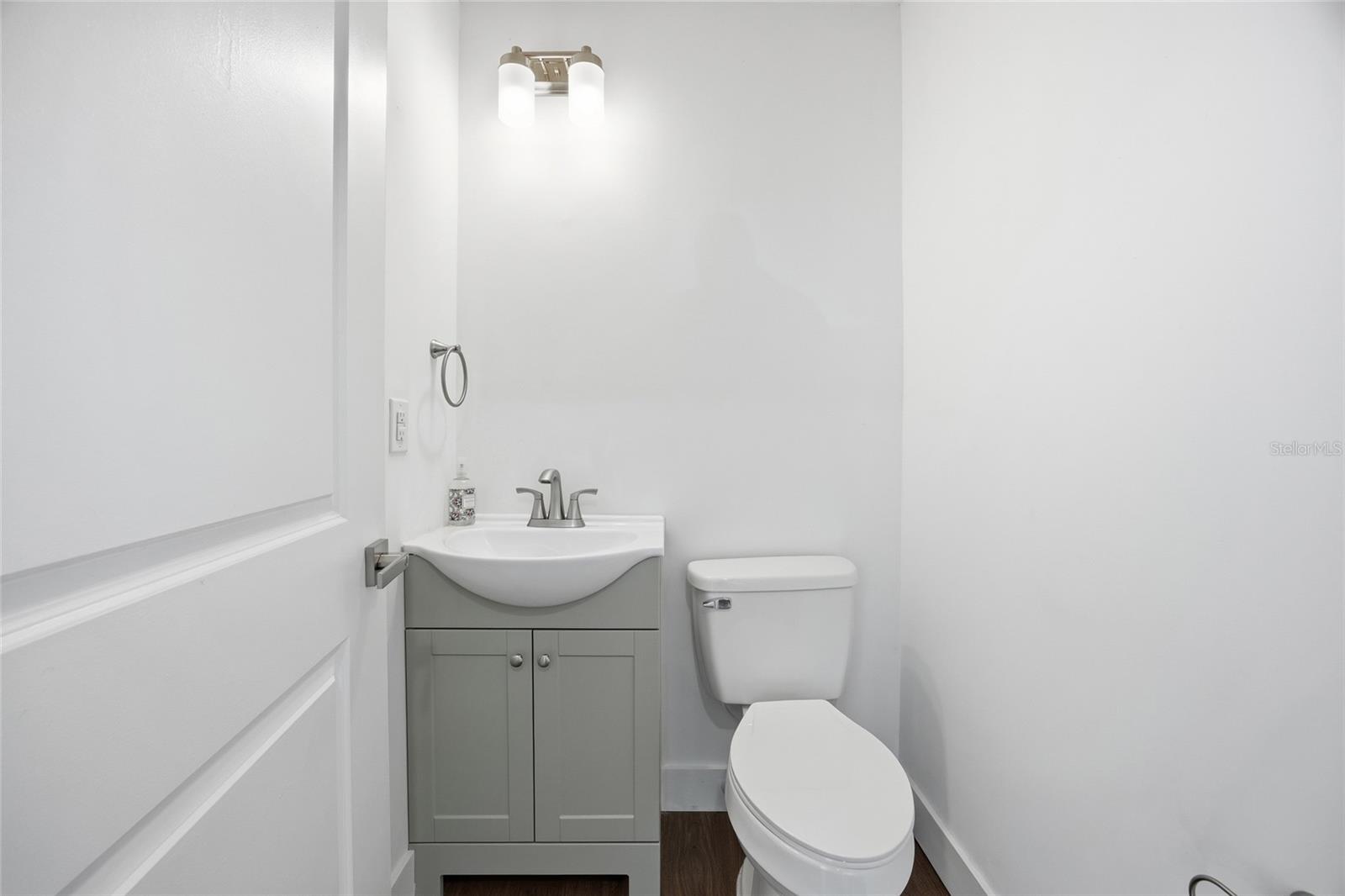 100 N DEWEY ST, EUSTIS, FL, 32726
